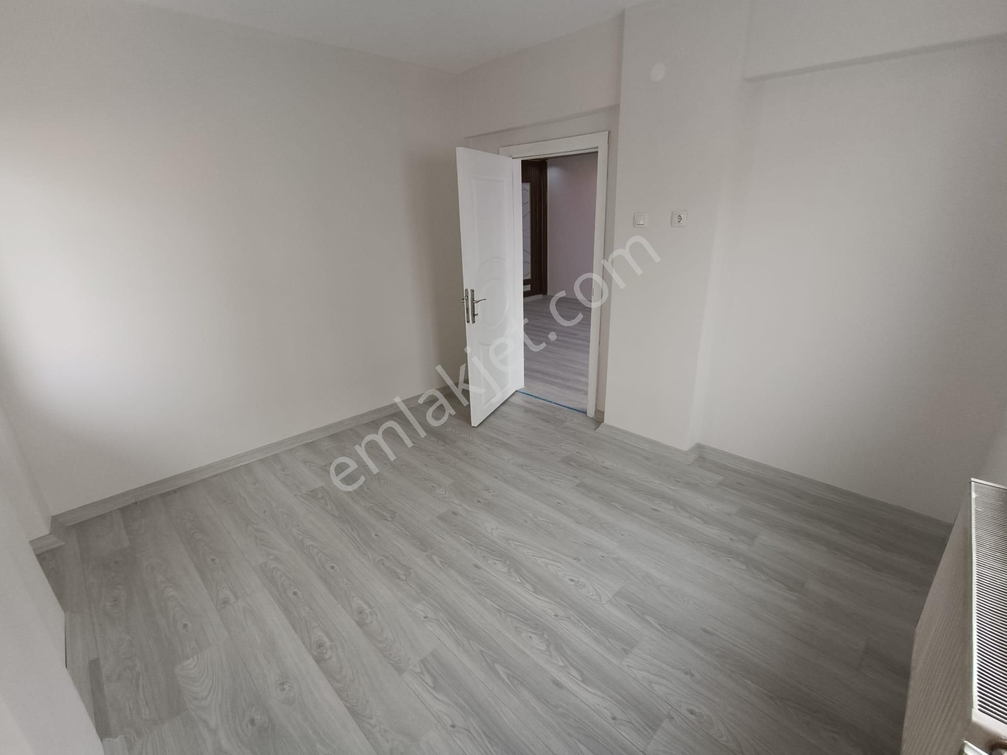 Sincan Mareşalda 3+1 Full Yapılı Ara Kat Ön Cephe Caddeye Trene Yakın Daire - Görsel 30