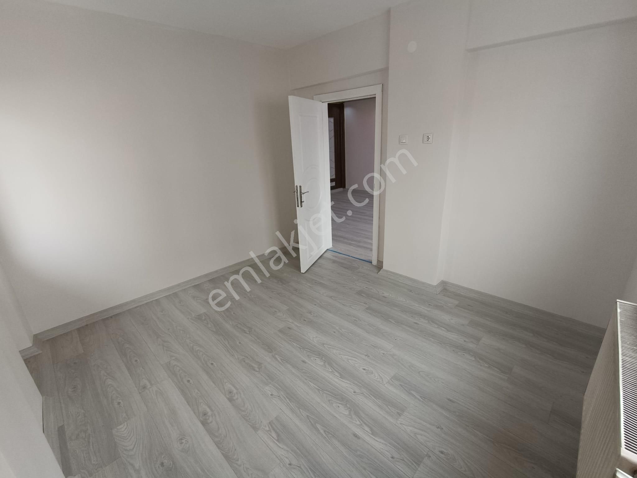 Sincan Mareşalda 3+1 Full Yapılı Ara Kat Ön Cephe Caddeye Trene Yakın Daire - Görsel 25