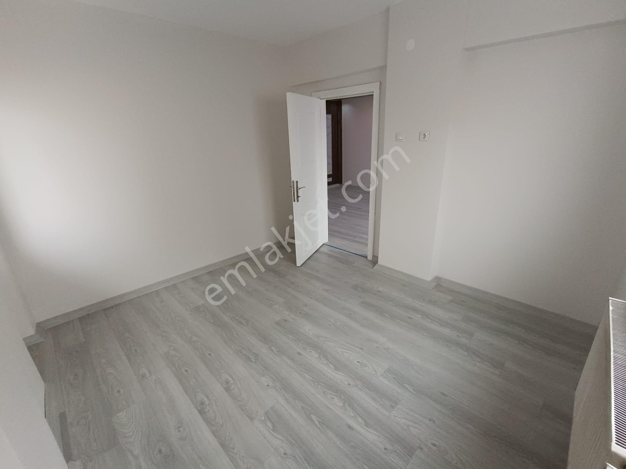 Sincan Mareşalda 3+1 Full Yapılı Ara Kat Ön Cephe Caddeye Trene Yakın Daire - Görsel 26