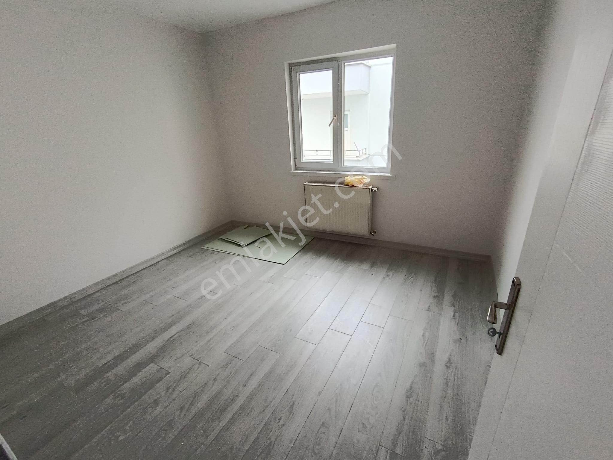 Sincan Mareşalda 3+1 Full Yapılı Ara Kat Ön Cephe Caddeye Trene Yakın Daire - Görsel 12