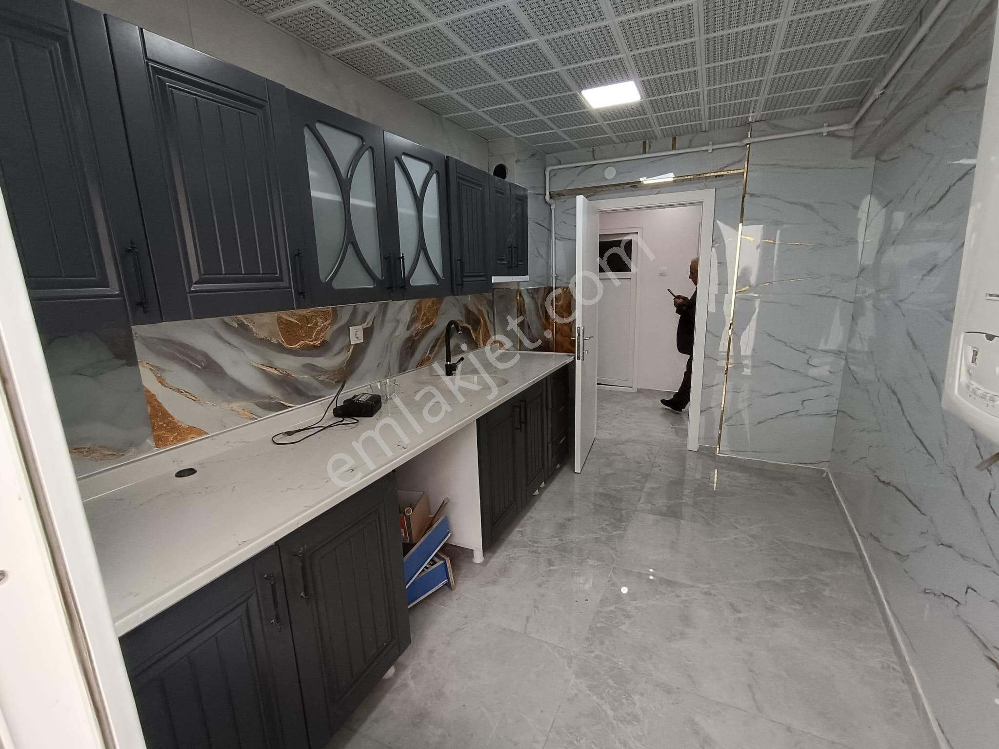 Sincan Mareşalda 3+1 Full Yapılı Ara Kat Ön Cephe Caddeye Trene Yakın Daire - Görsel 3