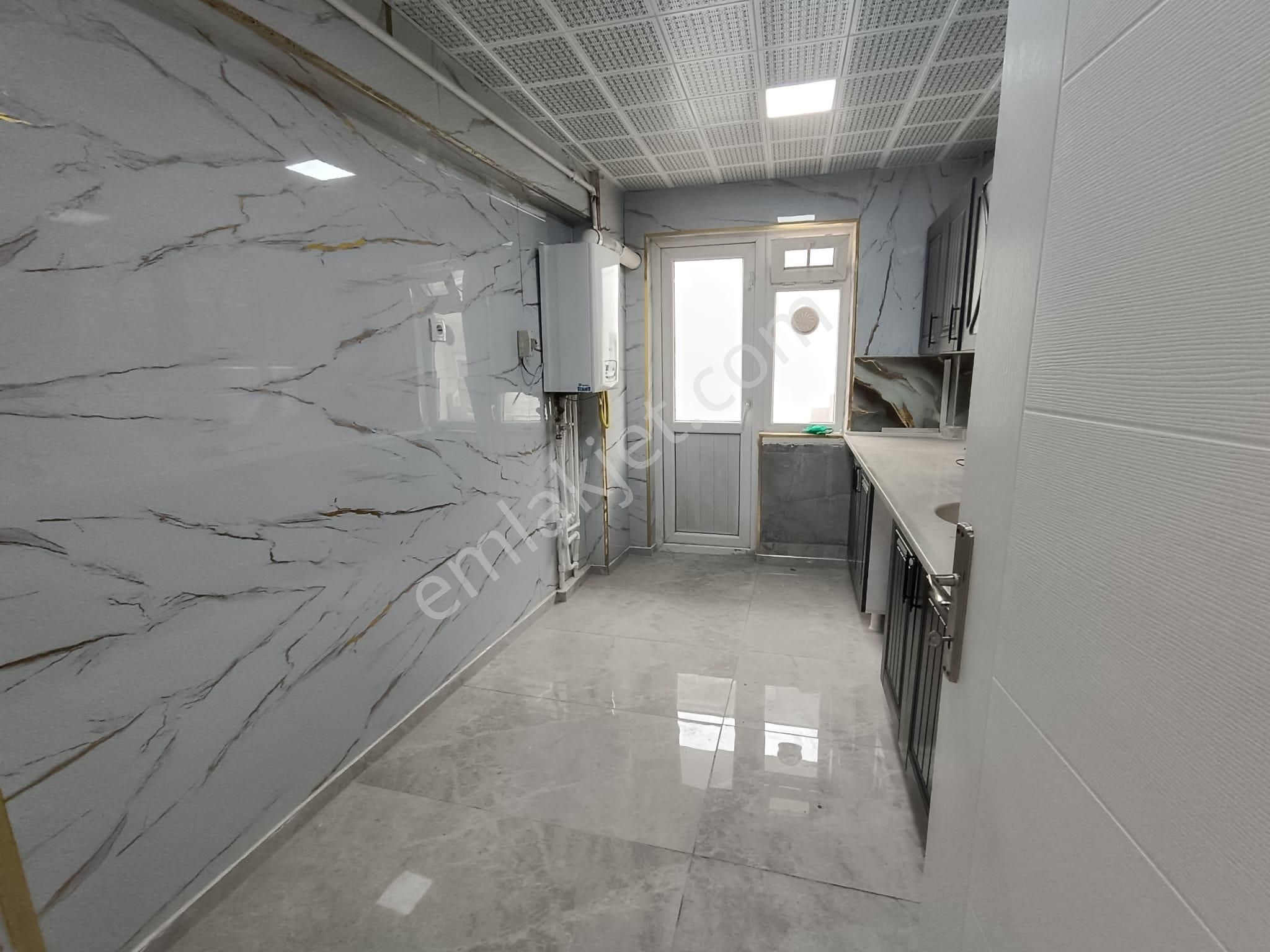 Sincan Mareşalda 3+1 Full Yapılı Ara Kat Ön Cephe Caddeye Trene Yakın Daire - Görsel 5