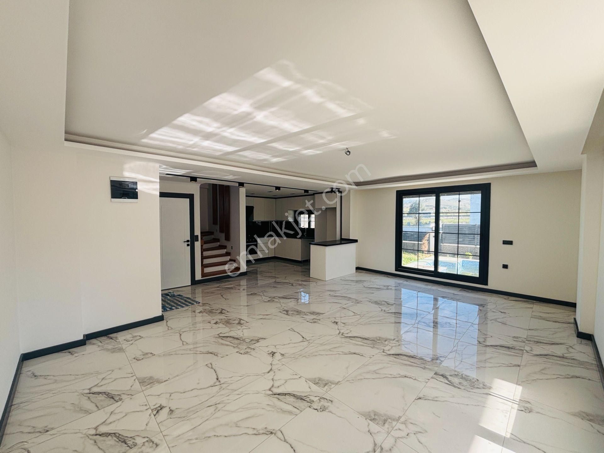 İzmir Seferihisar Düzce Mahallesi’nde Havuzlu Tek Müstakil Dubleks Villa - Görsel 15