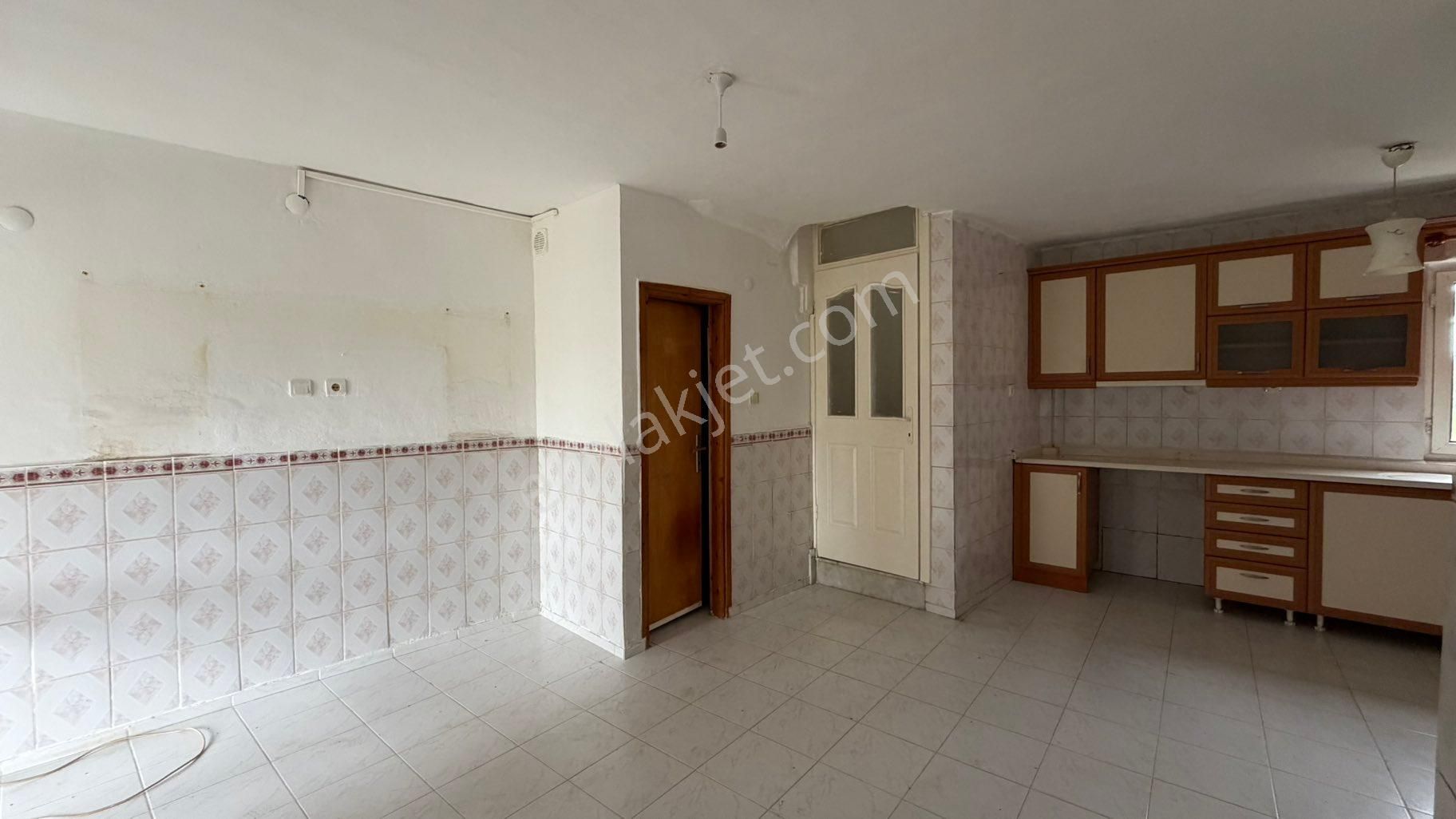 Aydın Kuşadası Güzelçamlıda Denize 350 Metre 4+1 Bahçeli Villa - Görsel 35