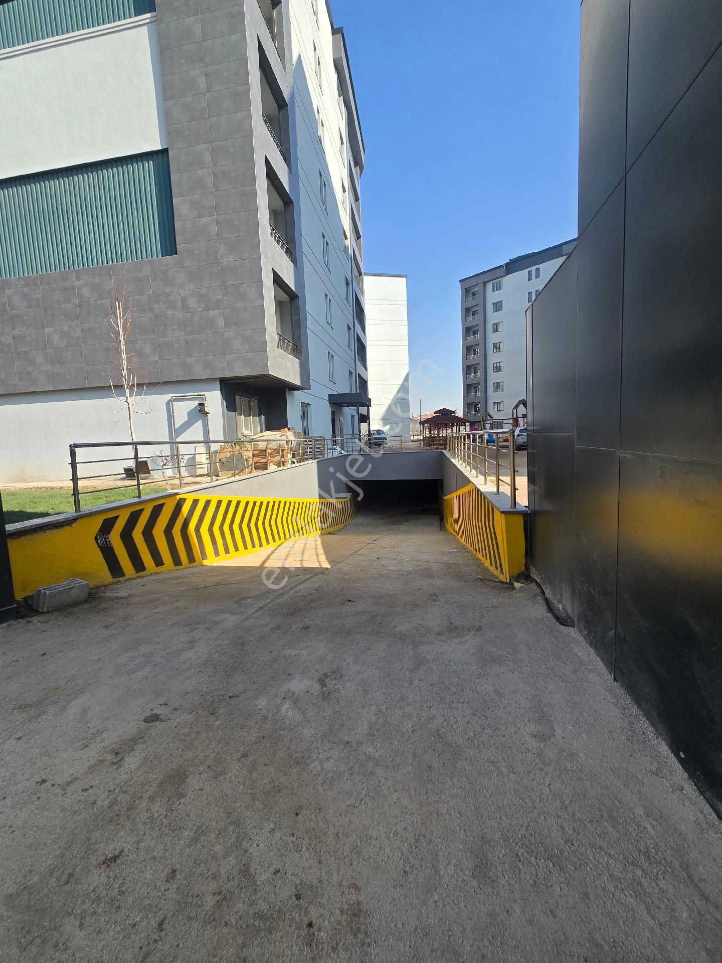 Meram Ahmet Özcan Caddesi Üzeri Site İçi Lüx Son Kat 3+1 Dairemiz Satılık - Görsel 33