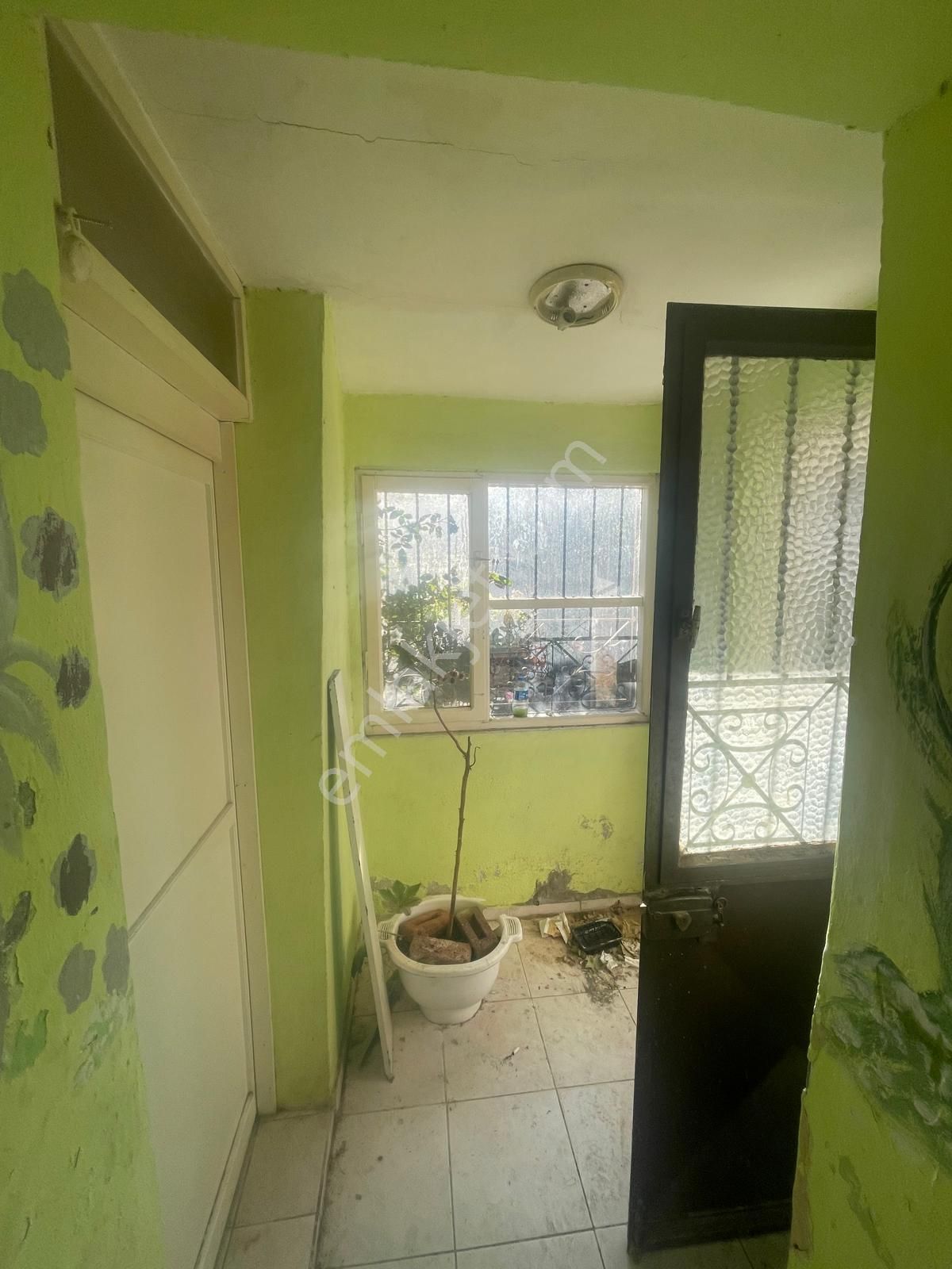 Ayvalık Merkez'de Geniş Bahçeli 2 Kata Musadeli Tek Katlı 2+1 Kagir Evi - Görsel 25