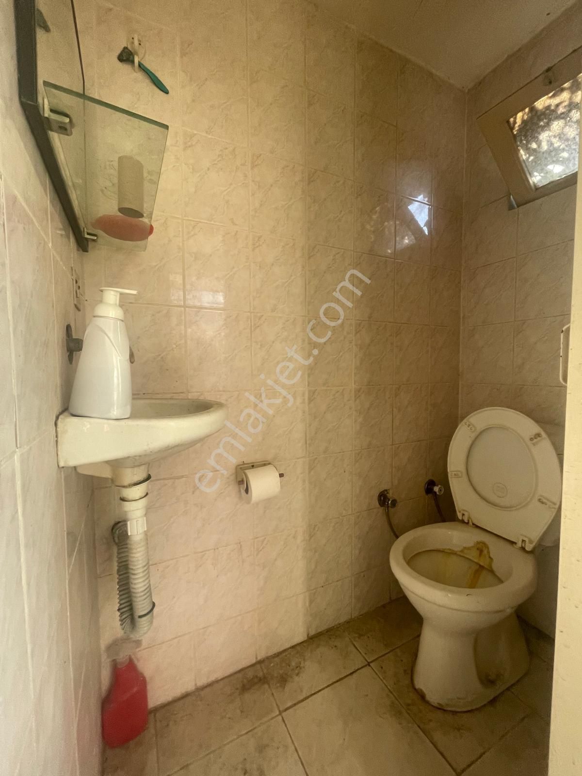 Ayvalık Merkez'de Geniş Bahçeli 2 Kata Musadeli Tek Katlı 2+1 Kagir Evi - Görsel 24