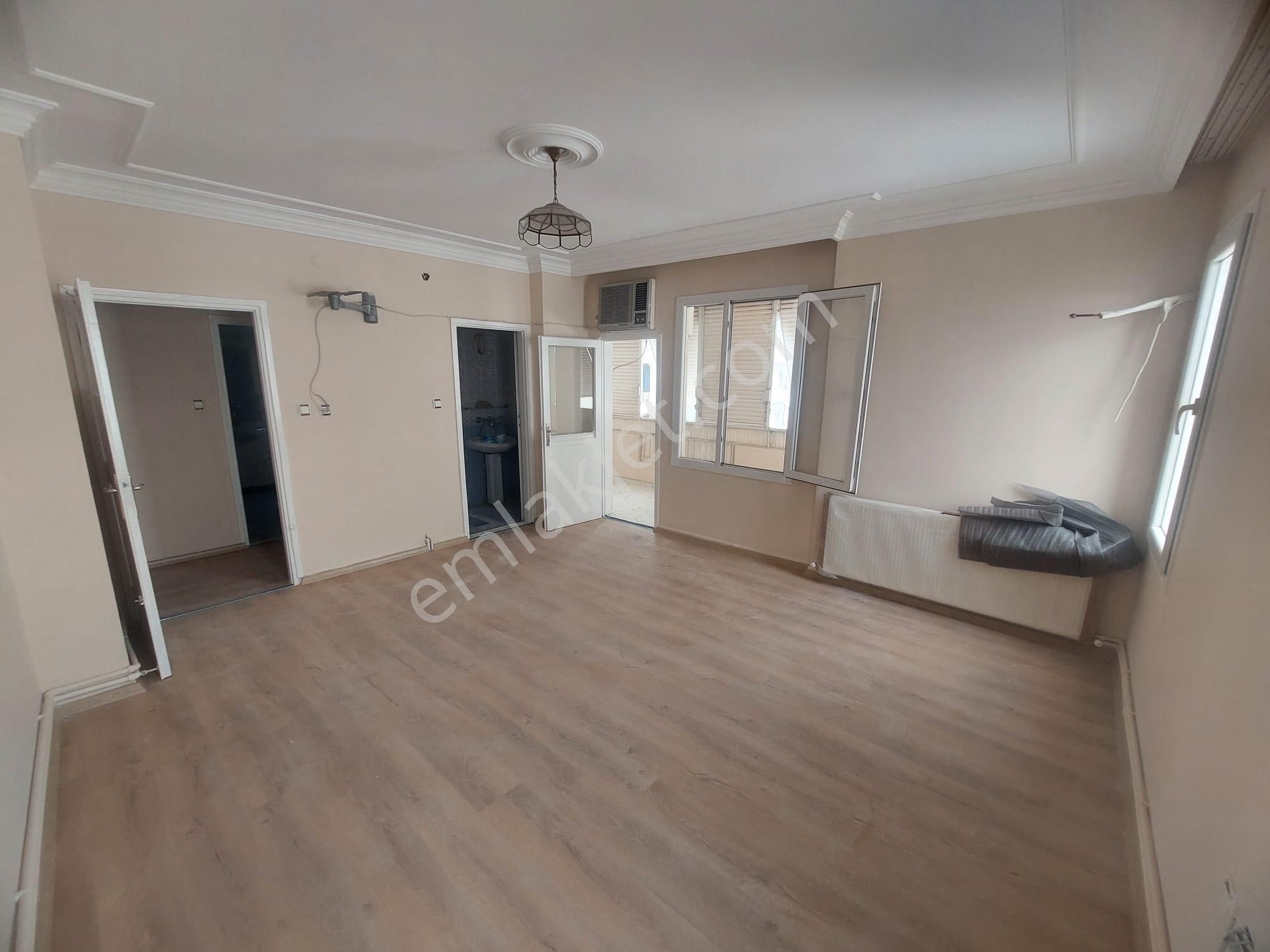 Emfadan Kenan Evrende Toros Mahallesi D.gazlı Bulvar Üzeri Dev Gibi 3+1 Daire - Görsel 3