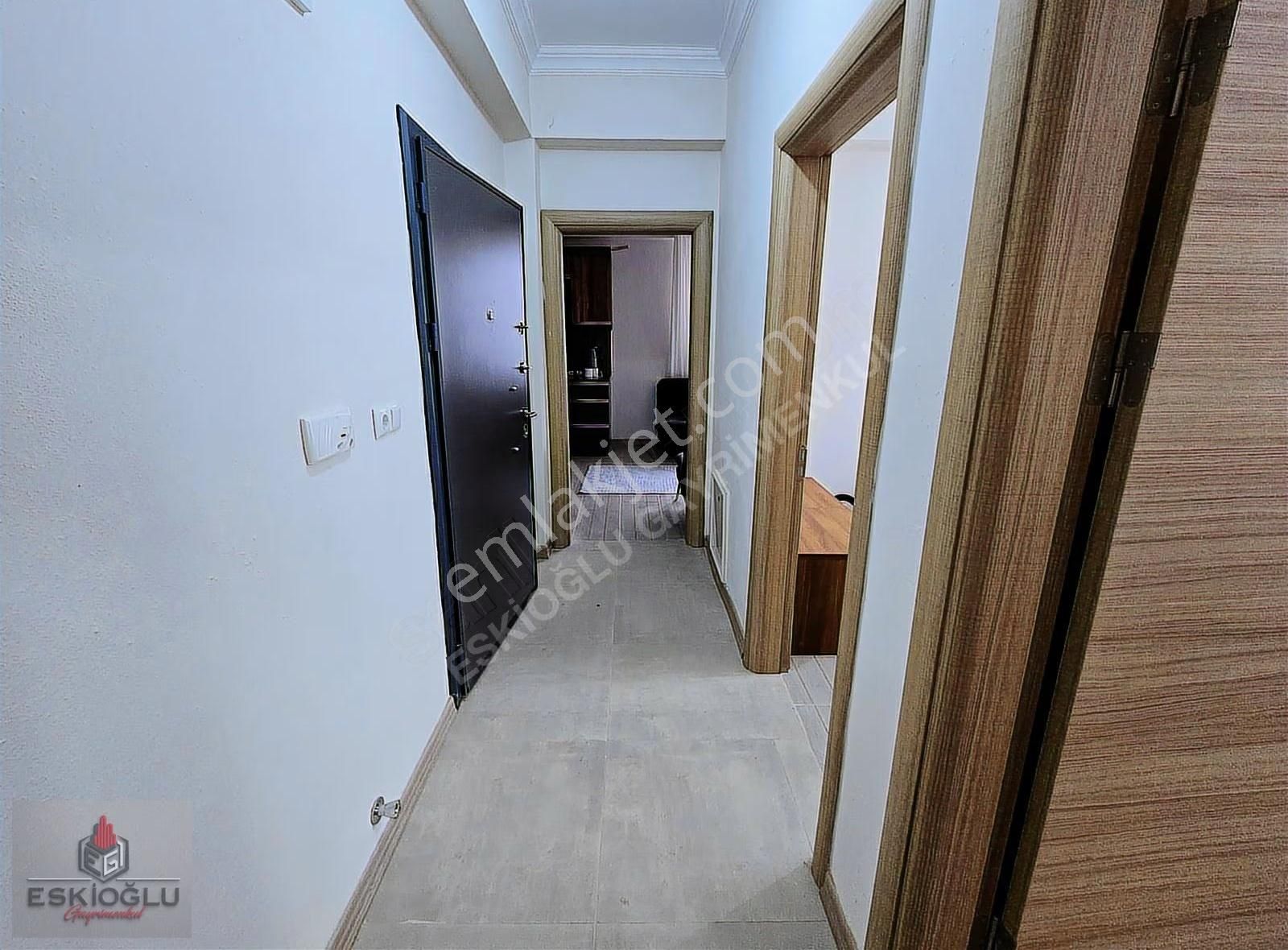 Eskioğlu'ndan Havuzlu Sitede Geniş Verandalı 2+1 Daire - Görsel 2