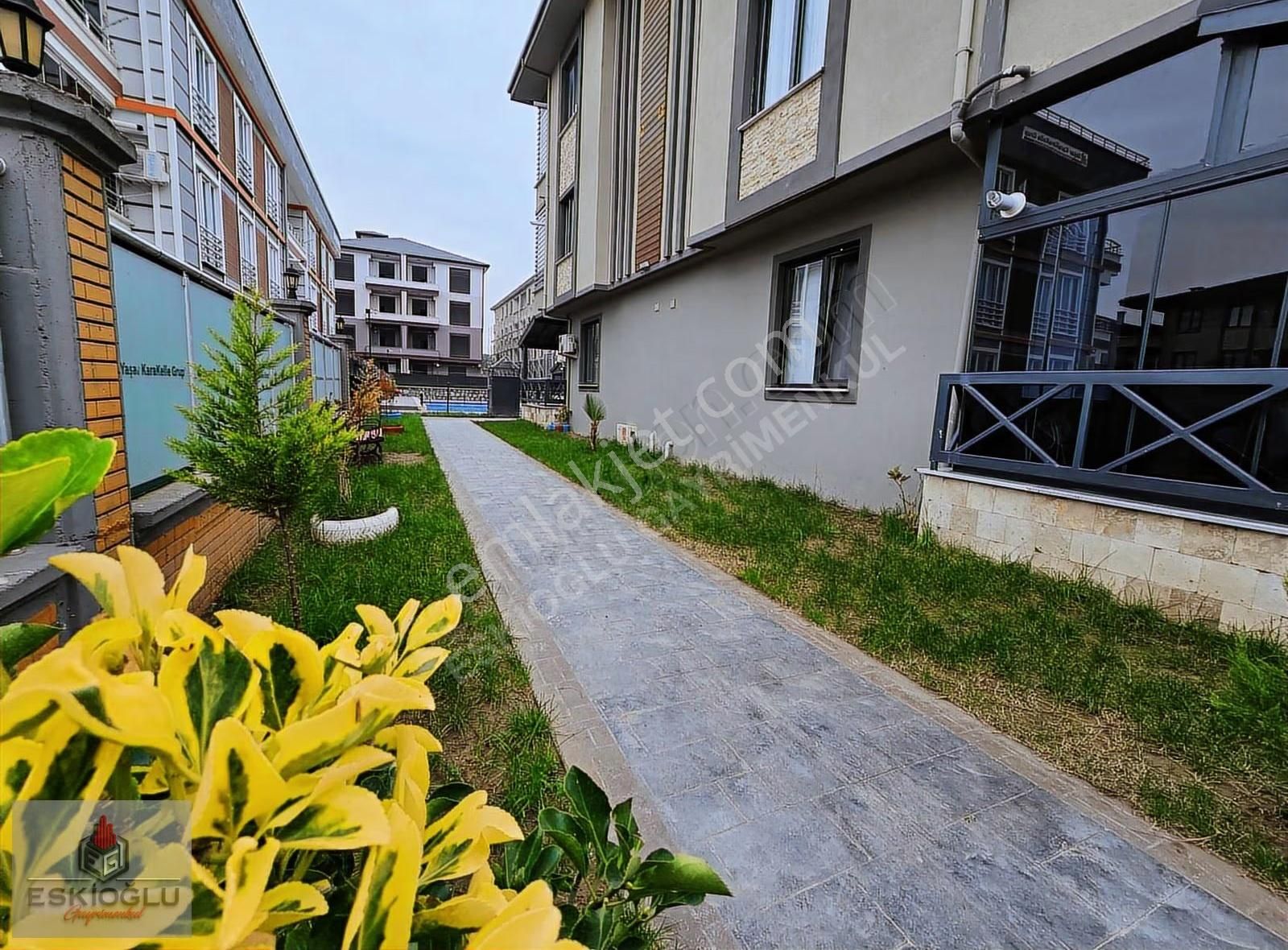 Eskioğlu'ndan Havuzlu Sitede Geniş Verandalı 2+1 Daire - Görsel 11