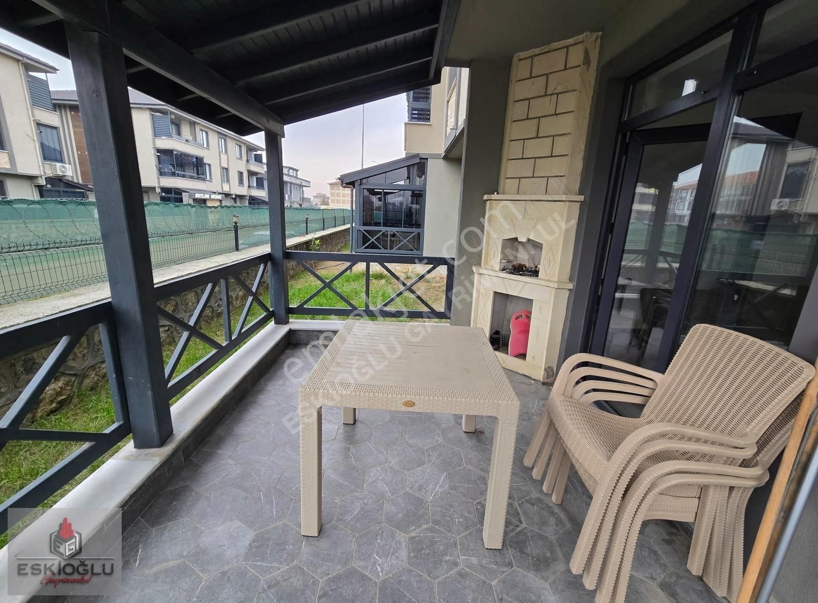 Eskioğlu'ndan Havuzlu Sitede Geniş Verandalı 2+1 Daire - Görsel 3