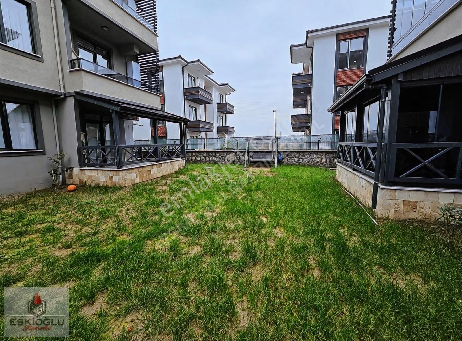 Eskioğlu'ndan Havuzlu Sitede Geniş Verandalı 2+1 Daire - Görsel 4