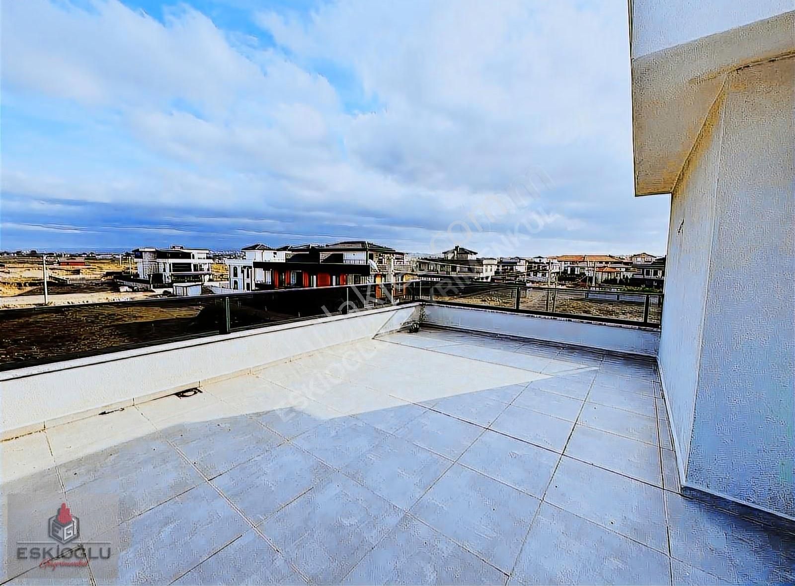 Eskioğlu'ndan Denize Yakın Müstakil Havuzlu 4+1 Özel Villa - Görsel 25