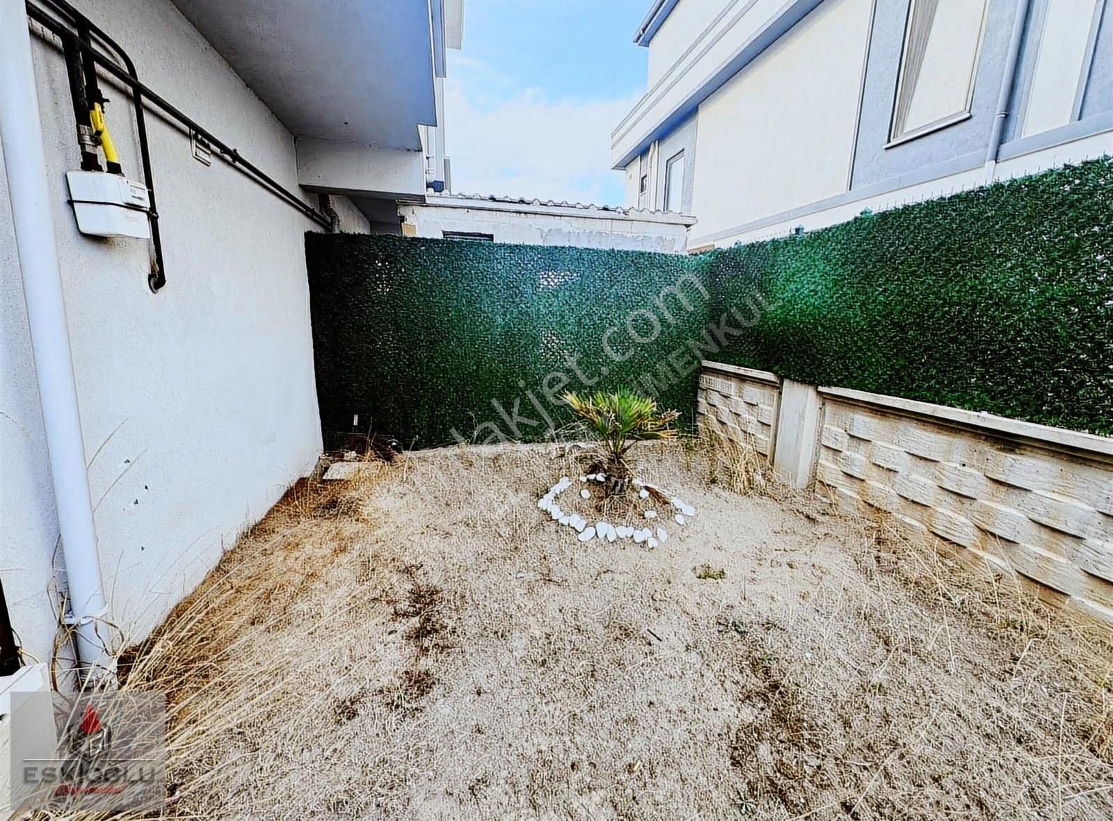 Eskioğlu'ndan Denize Yakın Müstakil Havuzlu 4+1 Özel Villa - Görsel 17