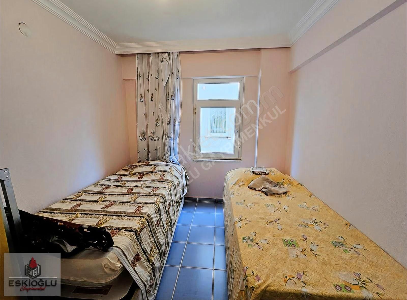Eskioğlu'ndan Denize Sıfır Site İçinde Çift Balkonlu 2+1 Daire - Görsel 18