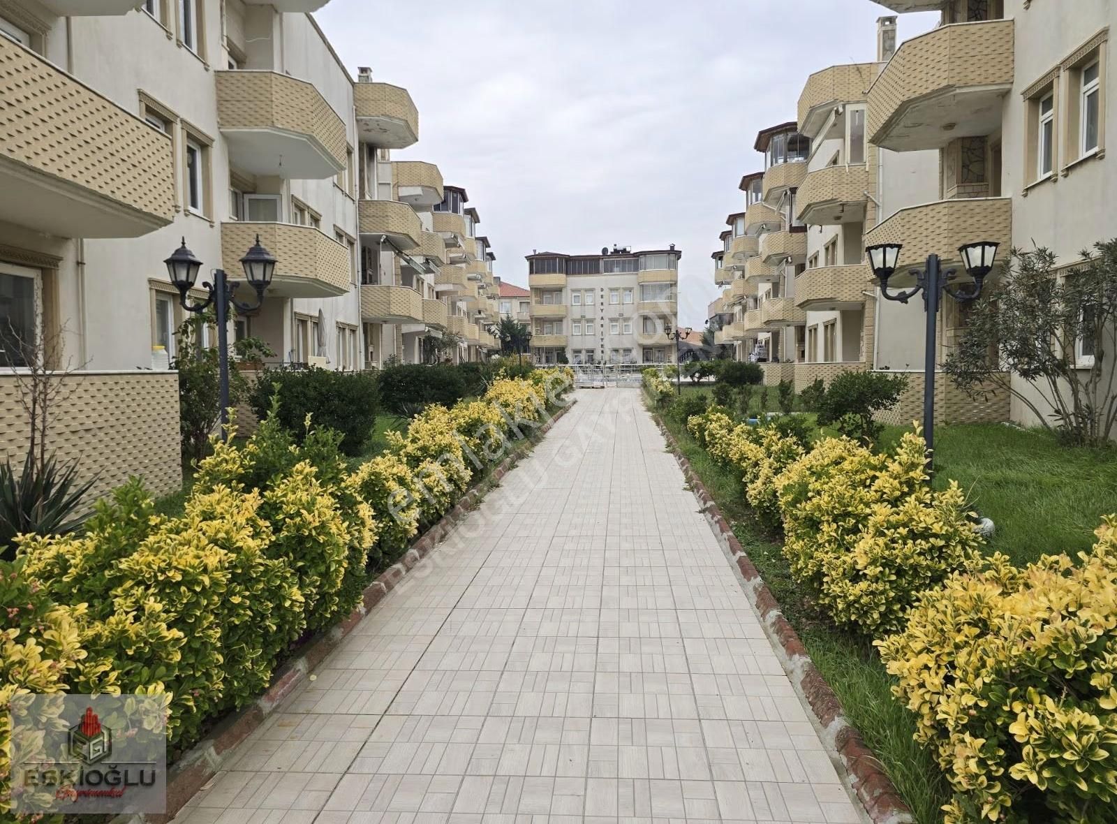 Eskioğlu'ndan Denize Sıfır Site İçinde Çift Balkonlu 2+1 Daire - Görsel 2