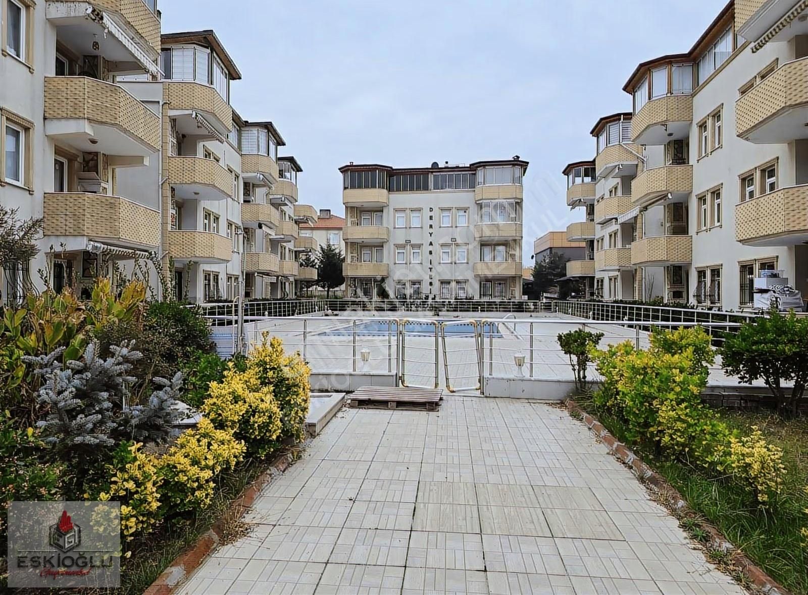 Eskioğlu'ndan Denize Sıfır Site İçinde Çift Balkonlu 2+1 Daire - Görsel 20