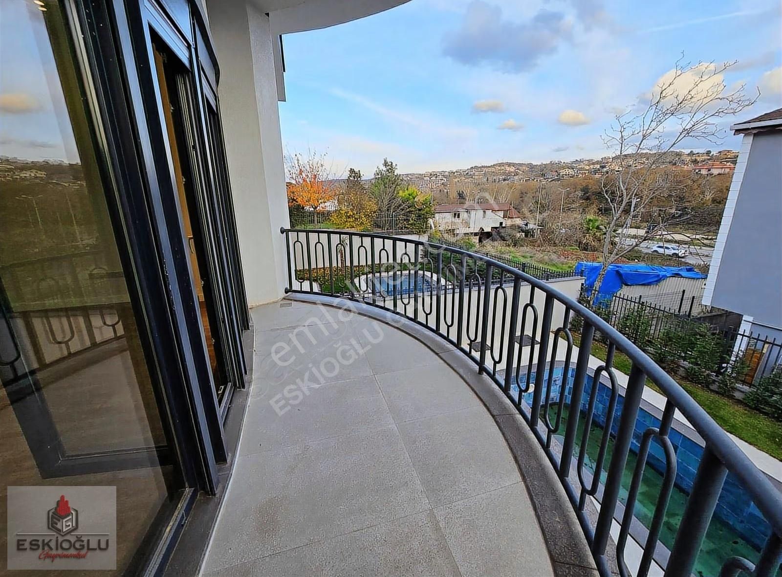 Zekeriyaköy Merkez'de Müstakil Havuzlu Özel Yapım Villa - Görsel 24