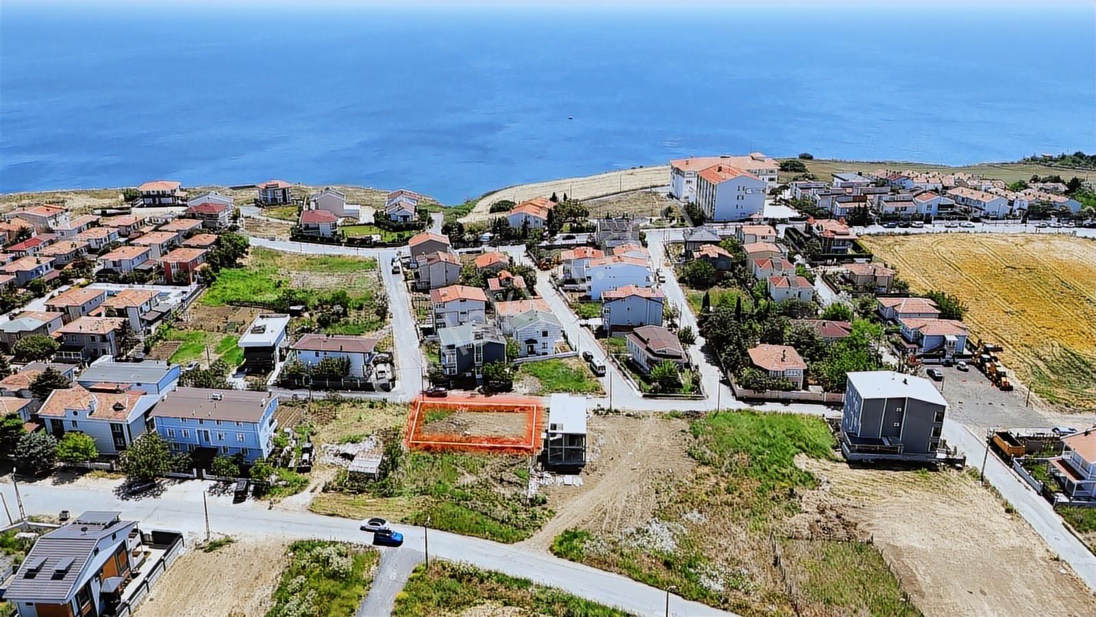 Silivri Cumhuriyet Mahallesi 411,07 M2 İmarlı Arsa Remax Astyle