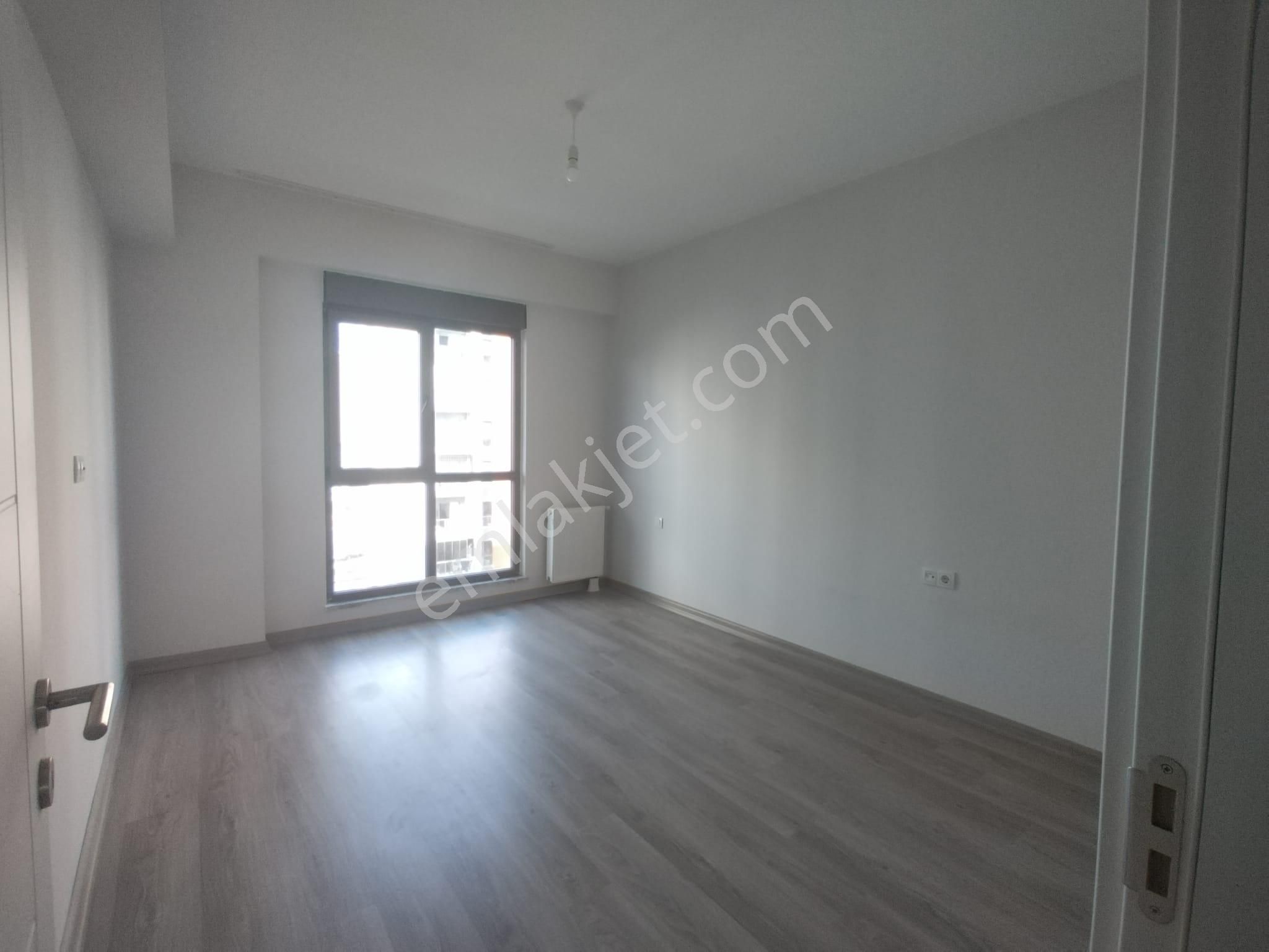 Sur Yapı'da 1+1 Geniş Balkonlu Manzaralı Ara Kat Daire - Görsel 5