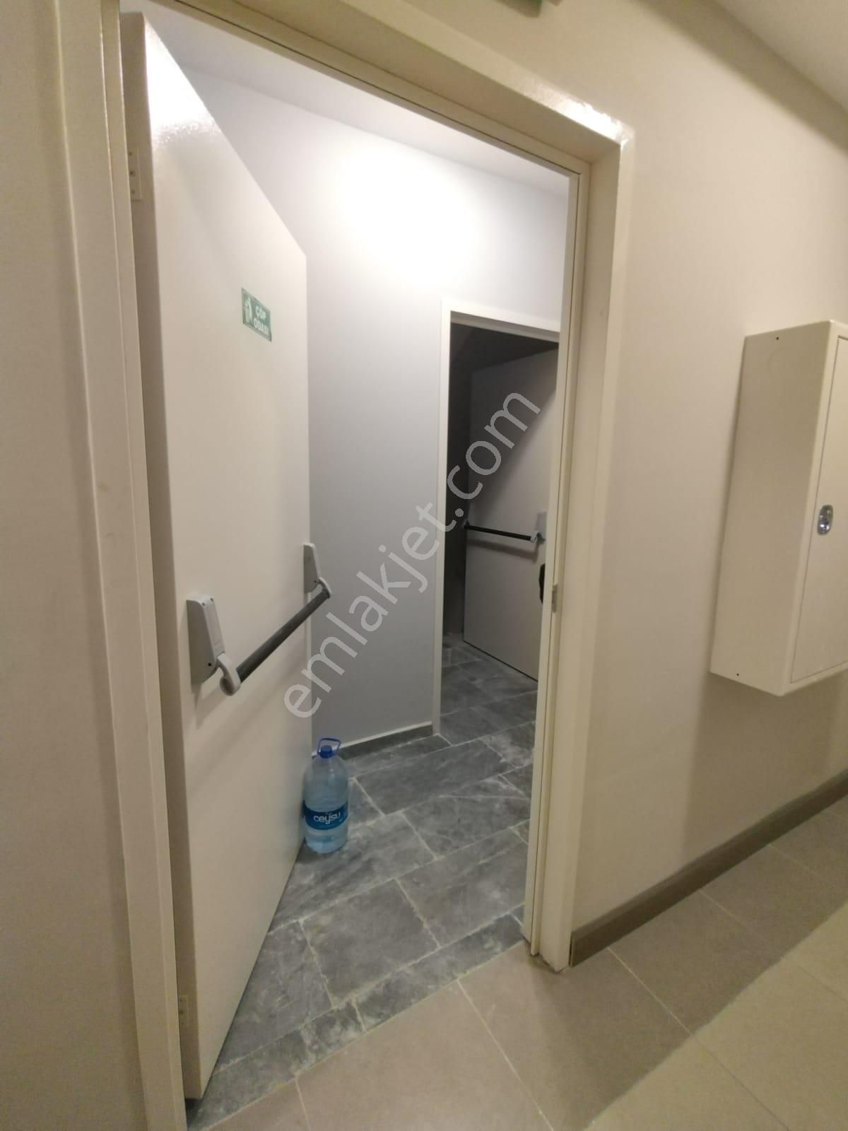 Sur Yapı'da 1+1 Geniş Balkonlu Manzaralı Ara Kat Daire - Görsel 25