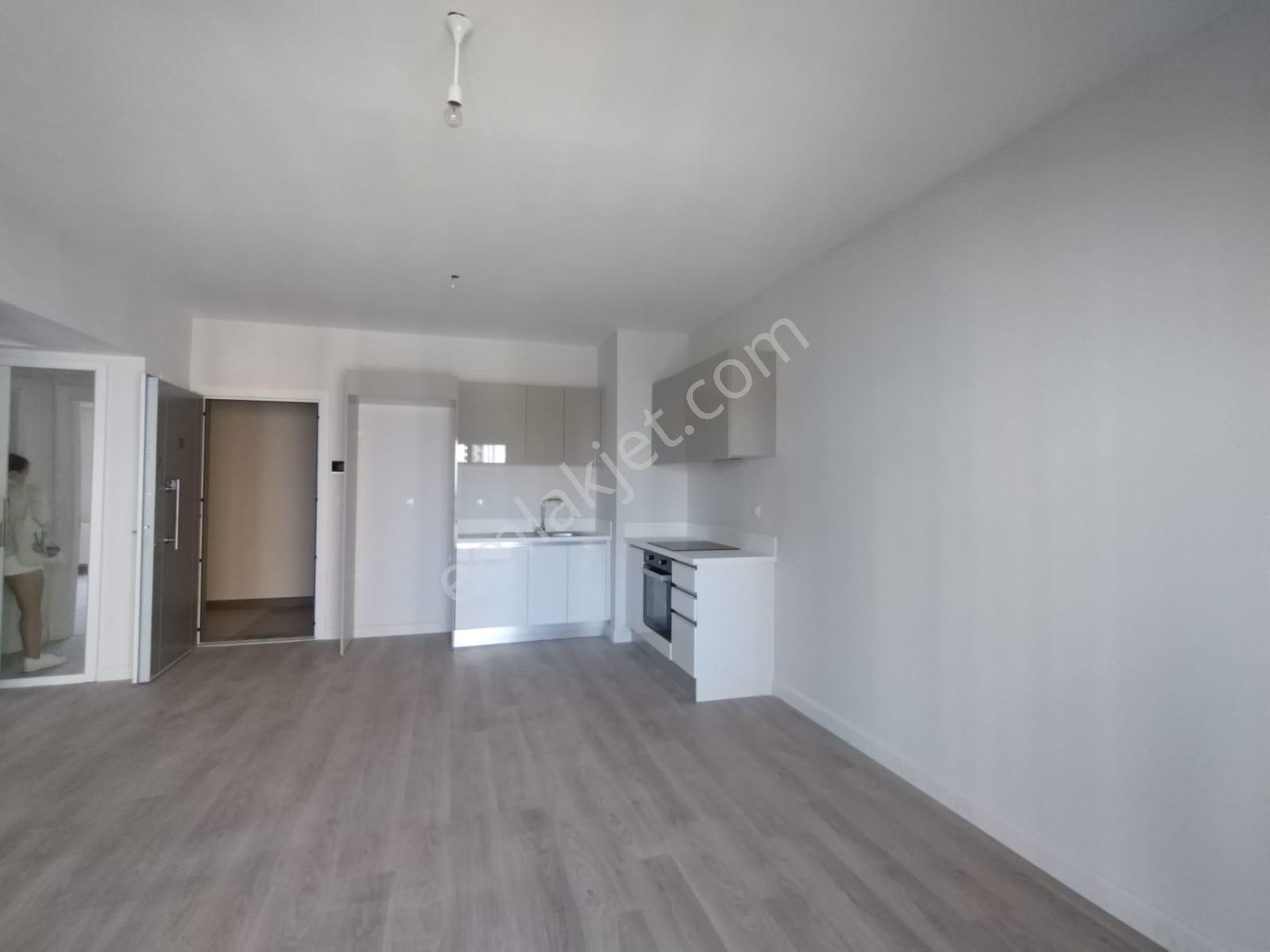 Sur Yapı'da 1+1 Geniş Balkonlu Manzaralı Ara Kat Daire - Görsel 8