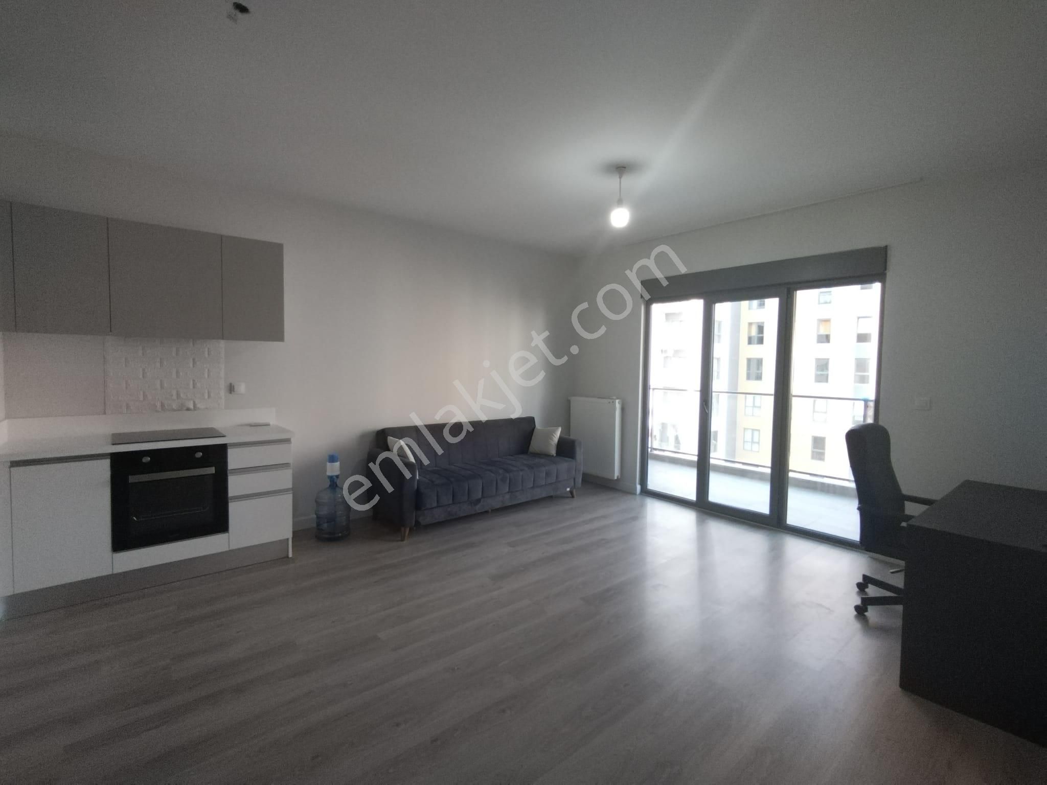 Sur Yapı'da 1+1 Geniş Balkonlu Manzaralı Ara Kat Daire - Görsel 3