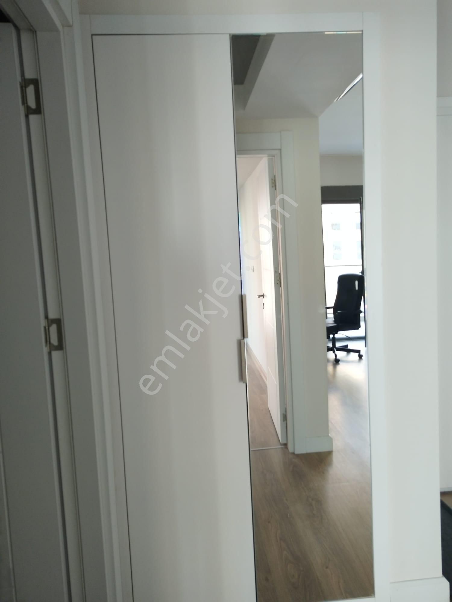 Sur Yapı'da 1+1 Geniş Balkonlu Manzaralı Ara Kat Daire - Görsel 9