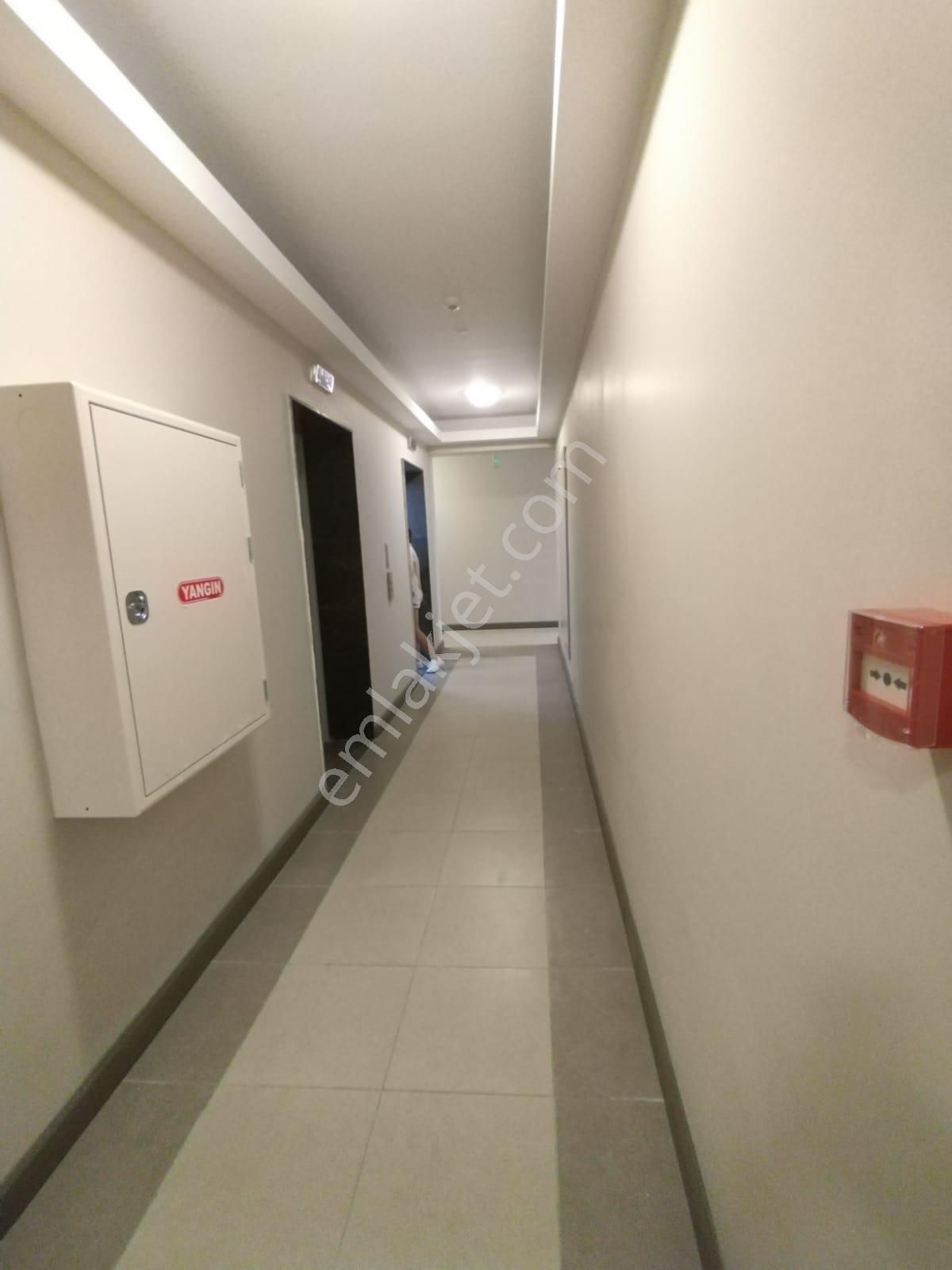 Sur Yapı'da 1+1 Geniş Balkonlu Manzaralı Ara Kat Daire - Görsel 24