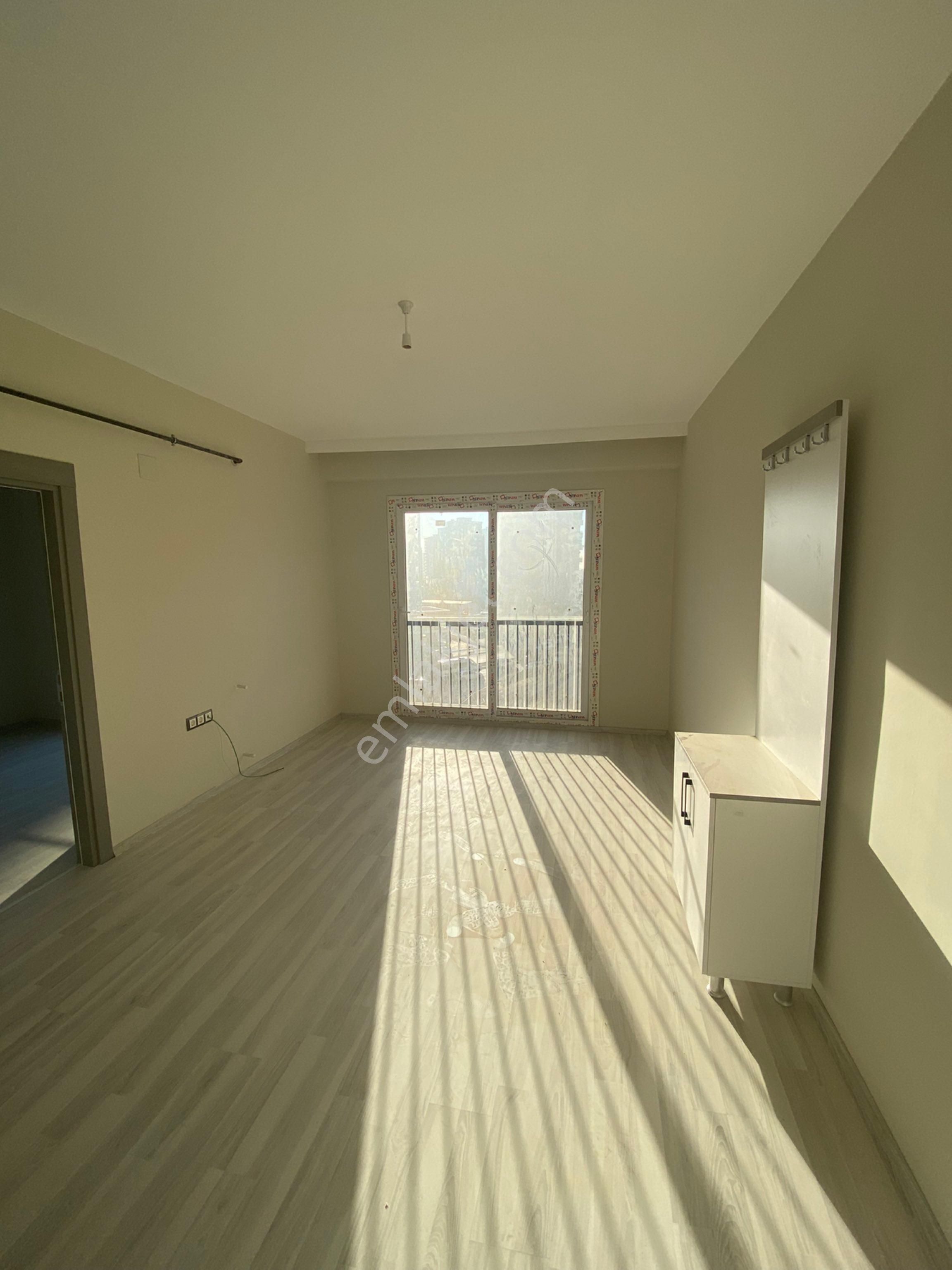 Çatalan Cad. Soulmate Karşısı 1+1 Köşe Daire - Görsel 12