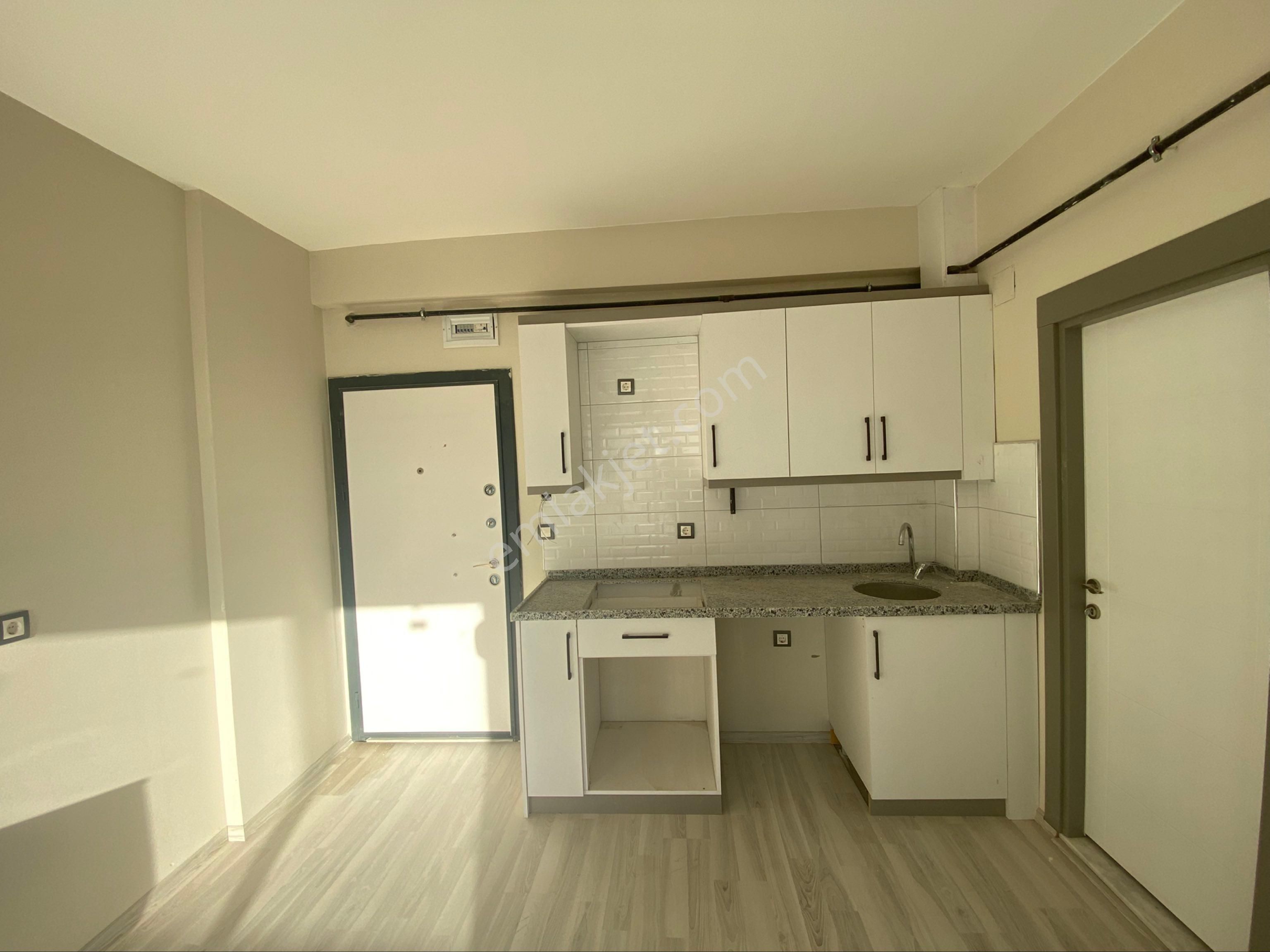 Çatalan Cad. Soulmate Karşısı 1+1 Köşe Daire - Görsel 2