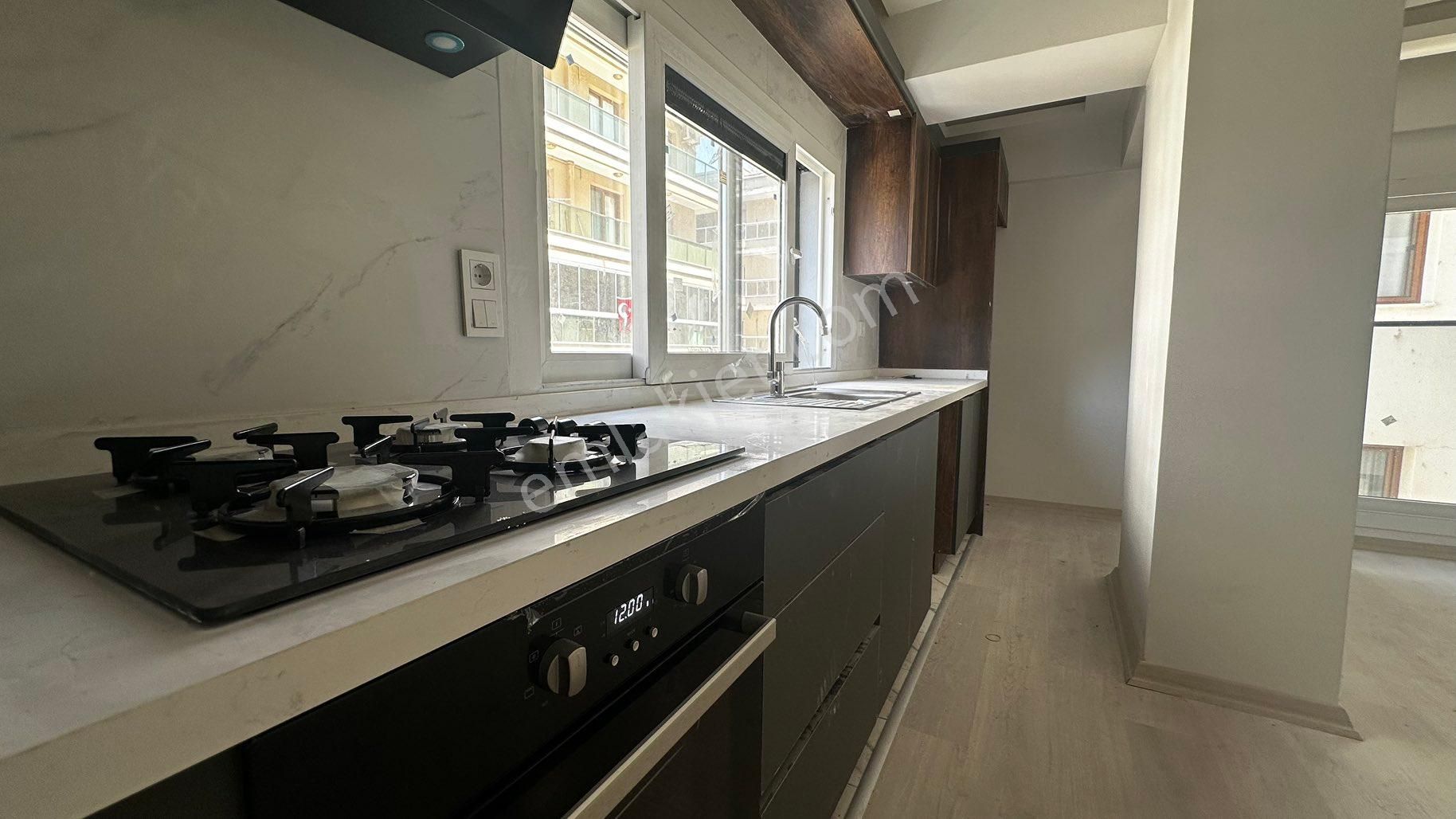 İzmir Karşıyaka Yalı Mahallesinde Kiralık 2+1 Daire Cb Ph - Görsel 2