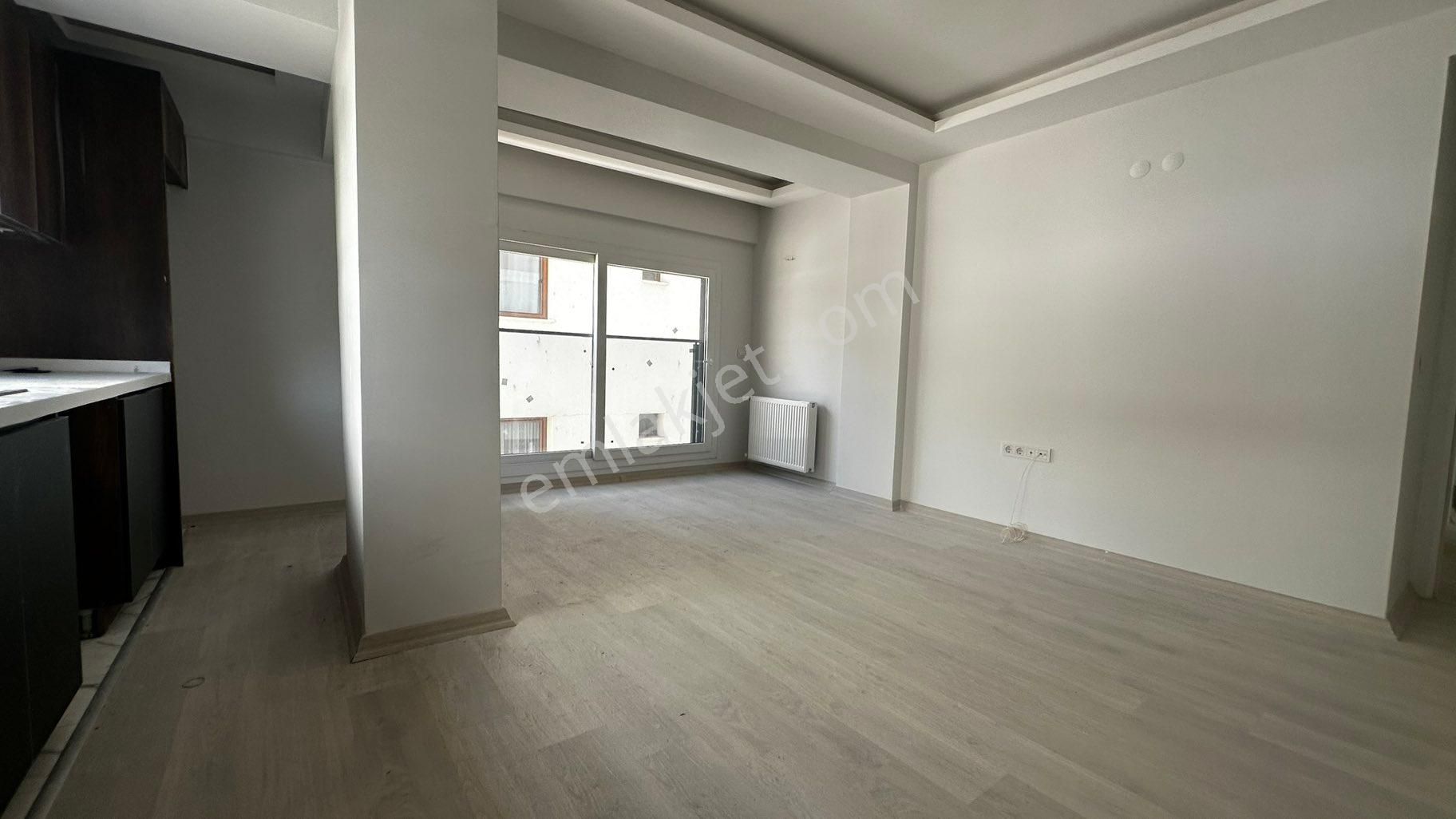 İzmir Karşıyaka Yalı Mahallesinde Kiralık 2+1 Daire Cb Ph - Görsel 3