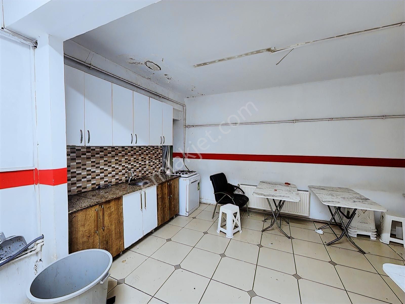 Bağcılar Bilginer İş Merkezinde Kiralık 250 M² İş Yeri - Görsel 4