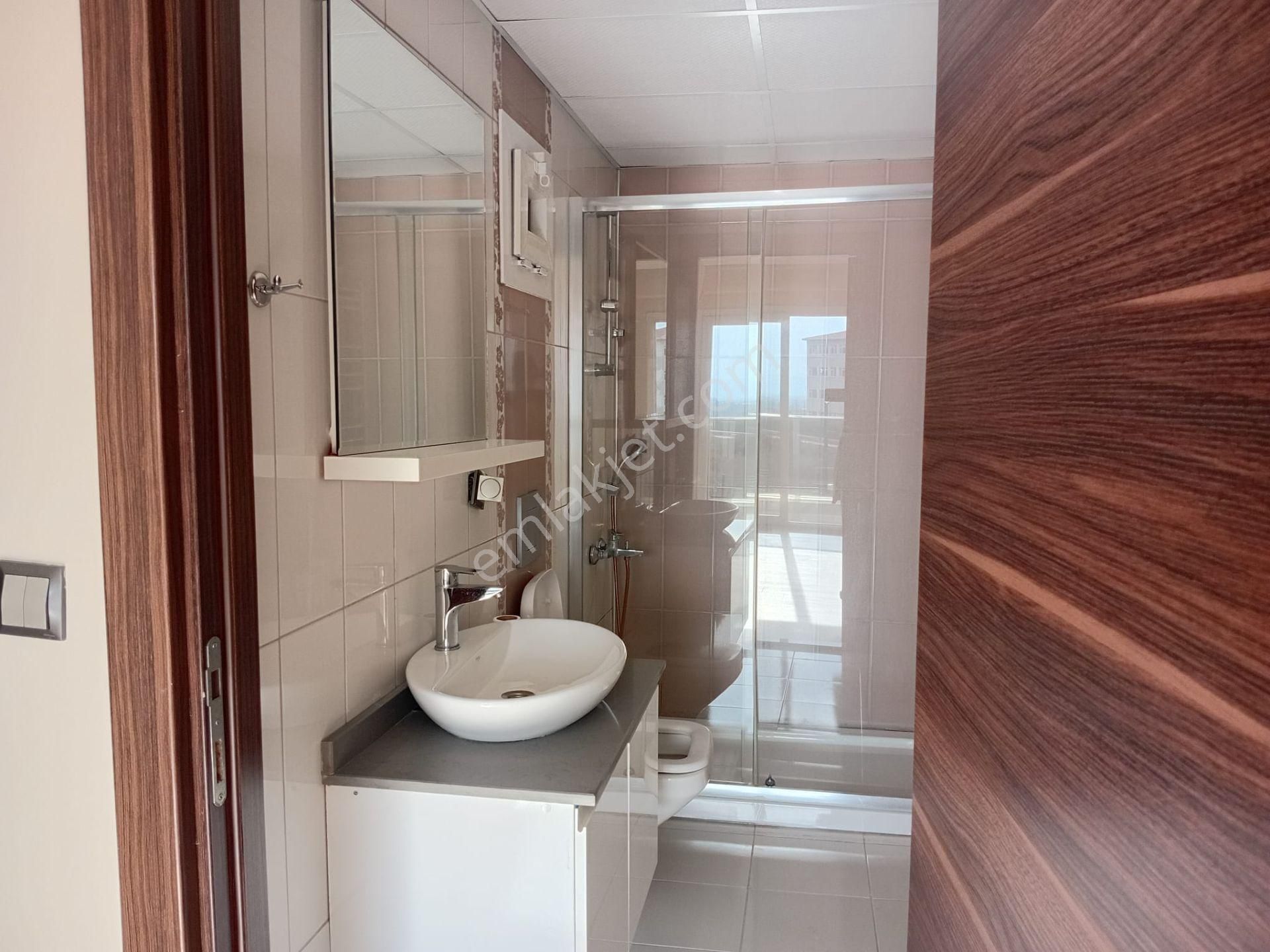 Turpa Lotustan Triyanda Sitesinde 3+1 Kiralık Daire - Görsel 14