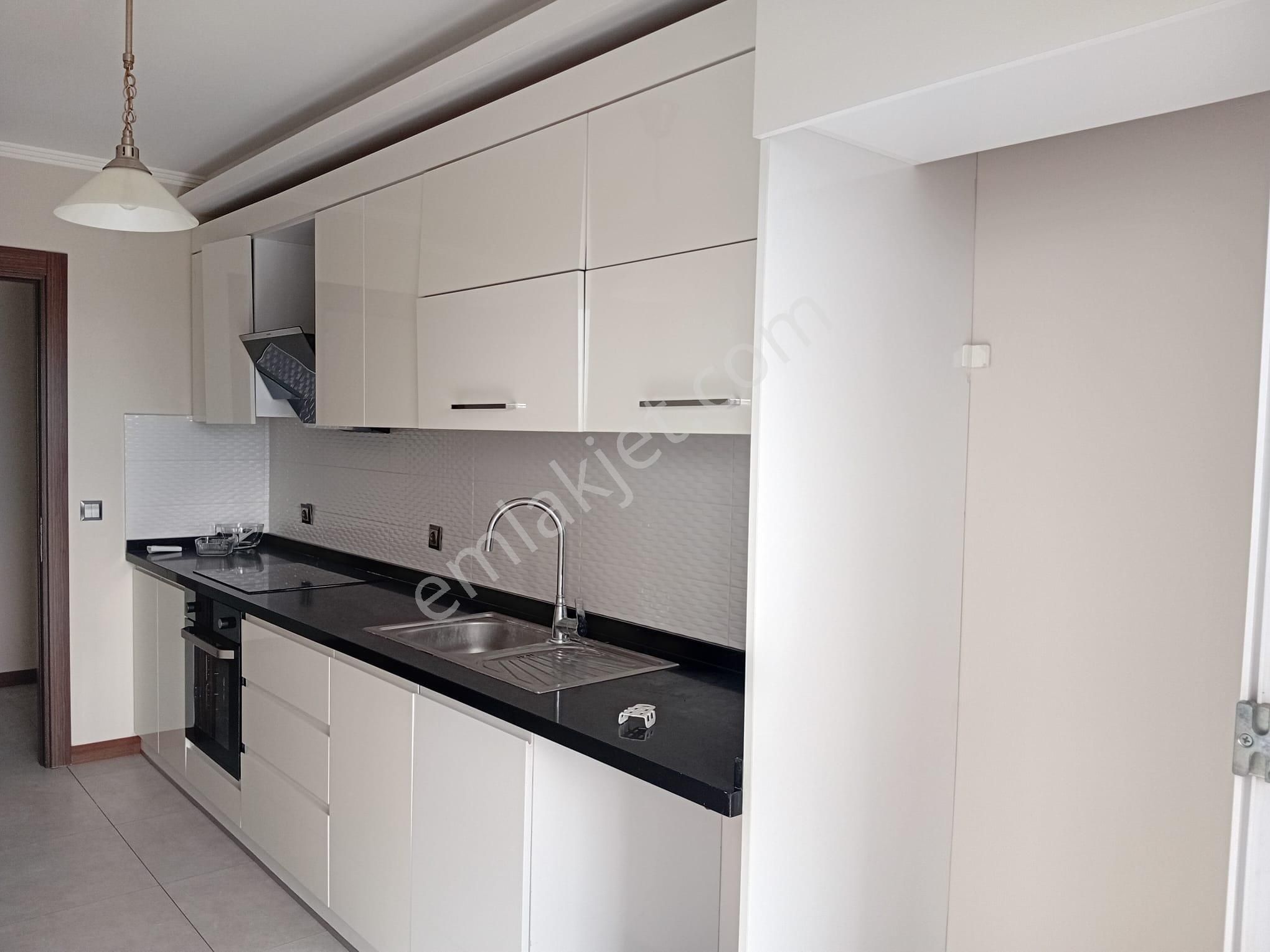 Turpa Lotustan Triyanda Sitesinde 3+1 Kiralık Daire - Görsel 3