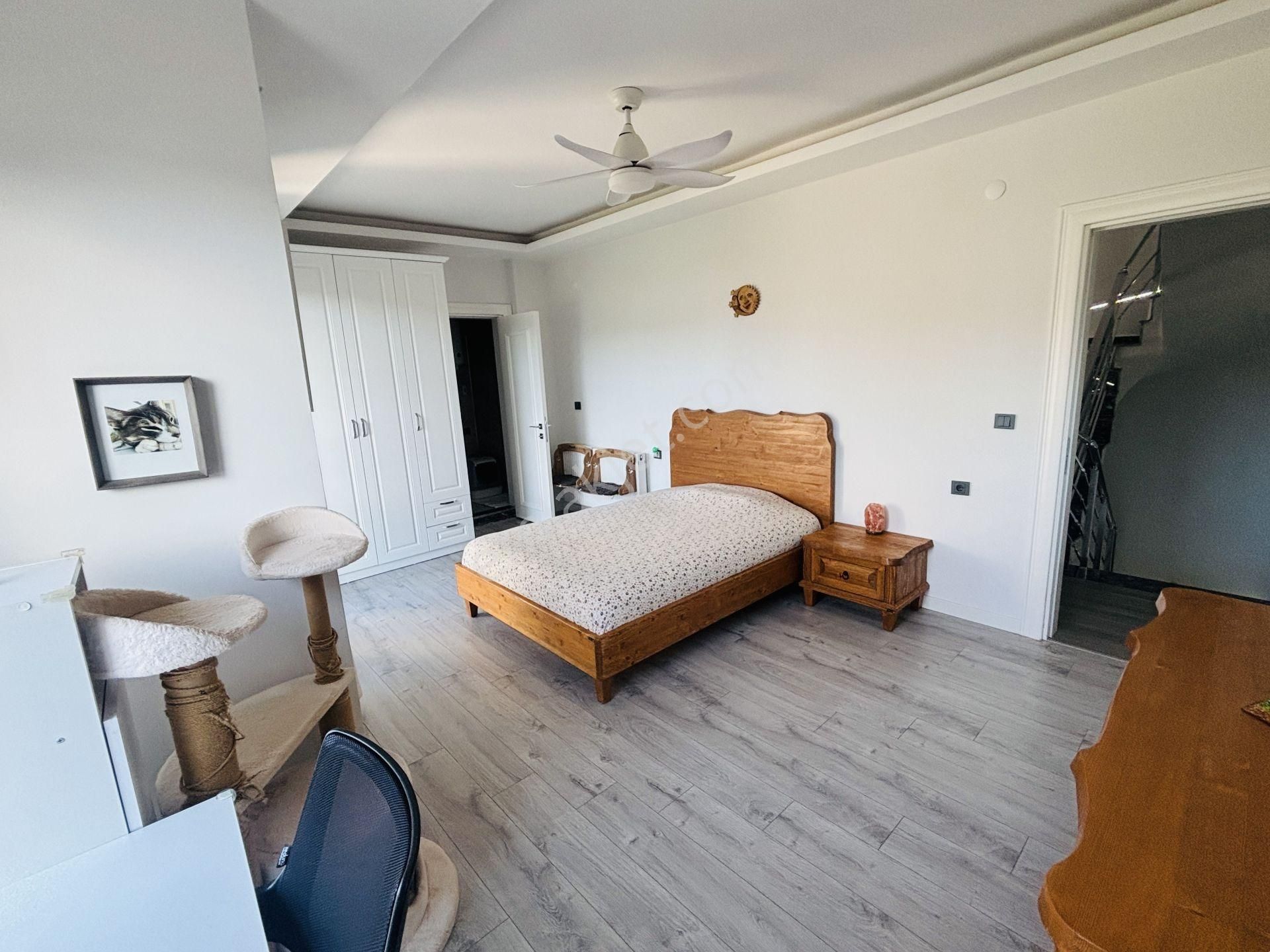 İzmir Seferihisar Cumhuriyet Mahallesi’nde 3+1 Müstakil Tripleks Yazlık Villa - Görsel 23