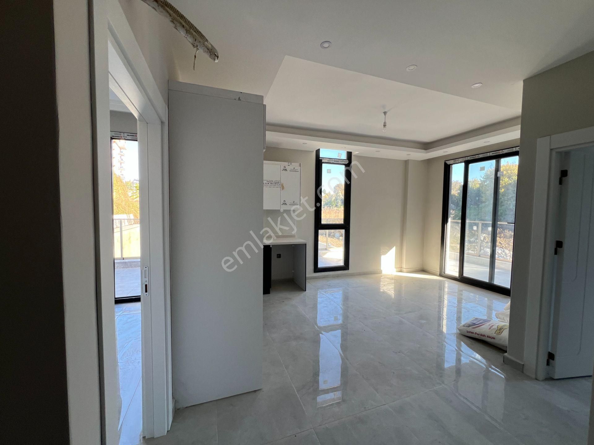 Alanya / Avsallarda Geniş Teraslı 2+1 Satılık Daire - Görsel 3