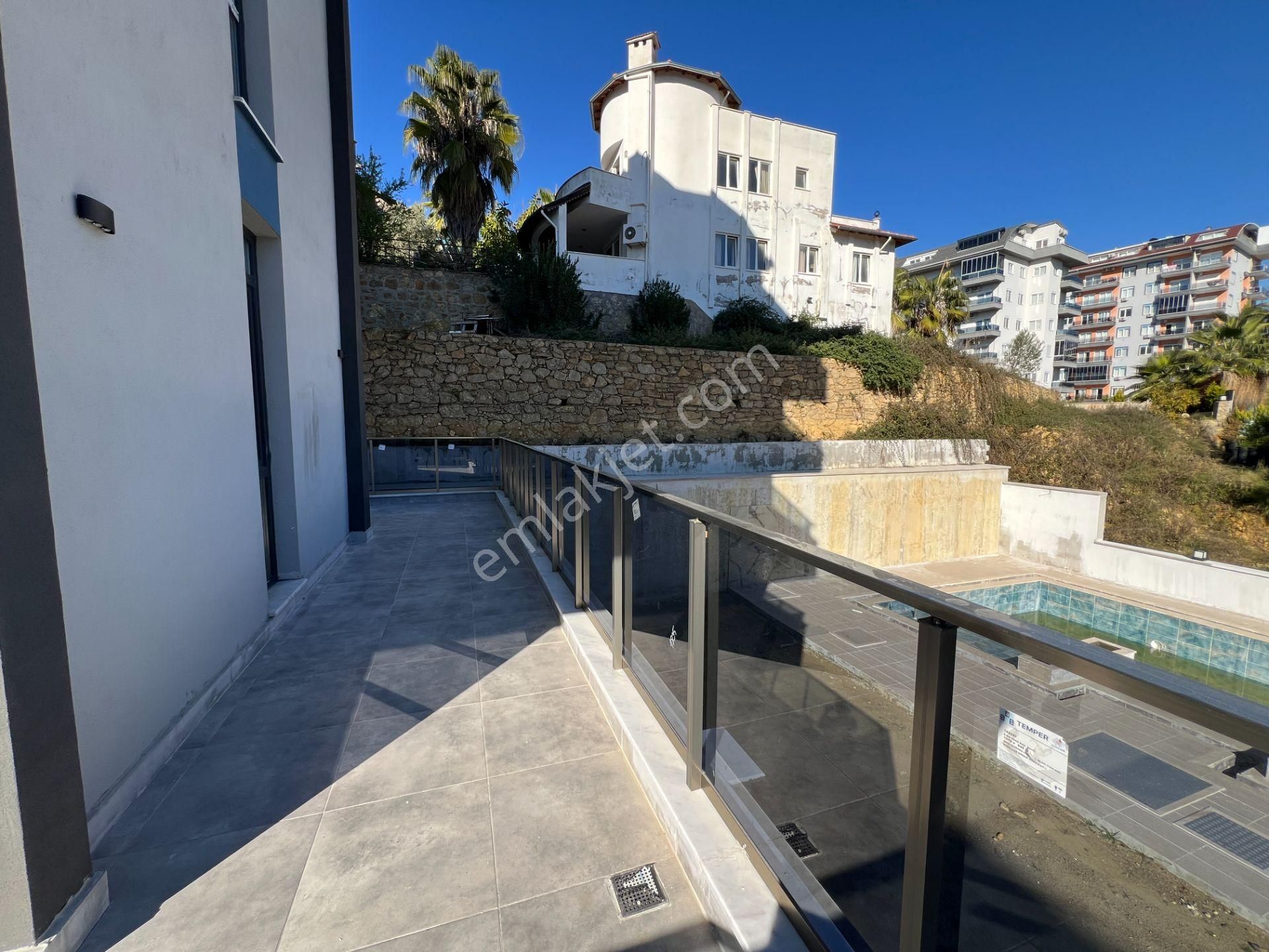 Alanya / Avsallarda Geniş Teraslı 2+1 Satılık Daire - Görsel 16