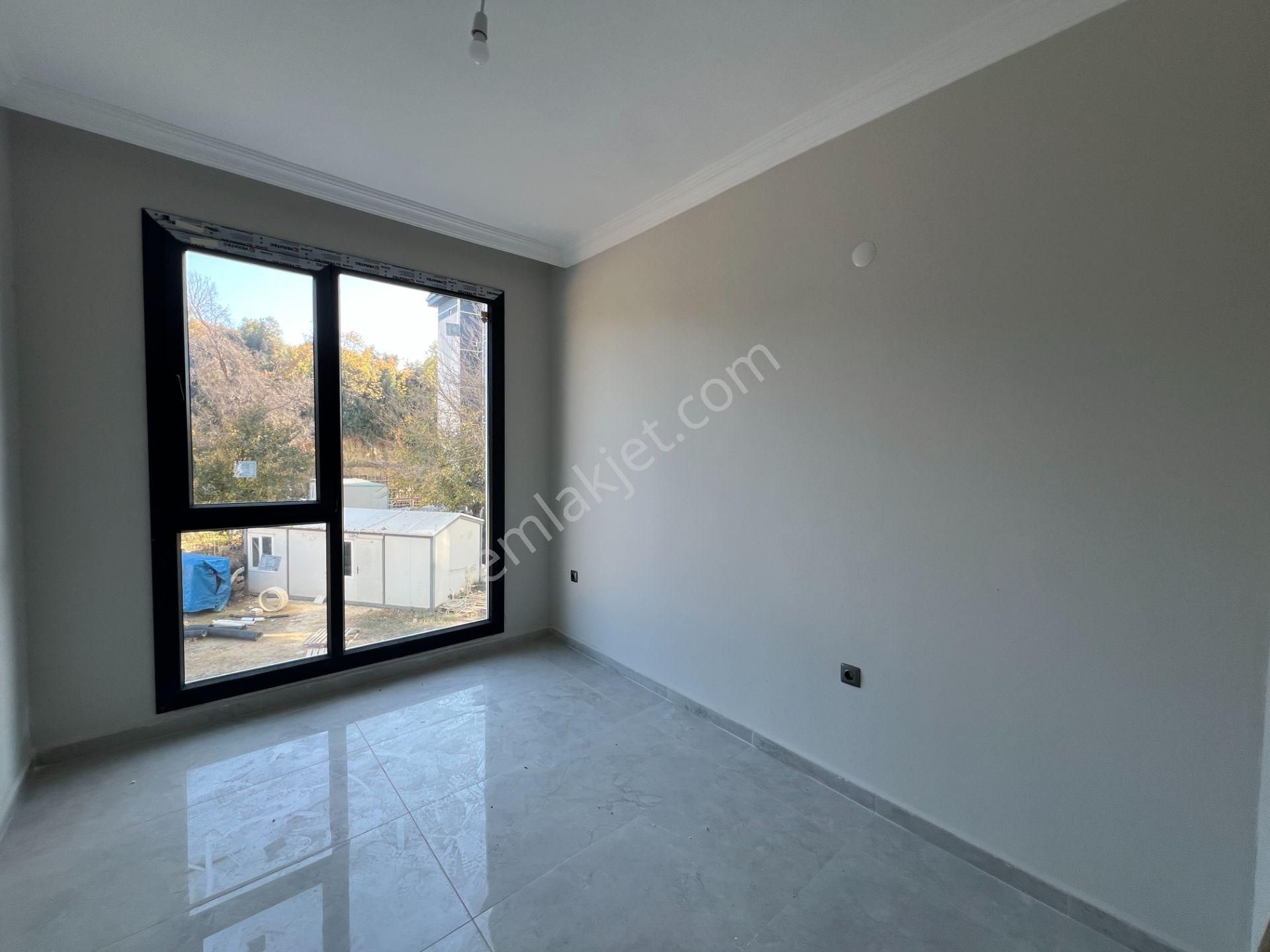 Alanya / Avsallarda Geniş Teraslı 2+1 Satılık Daire - Görsel 9