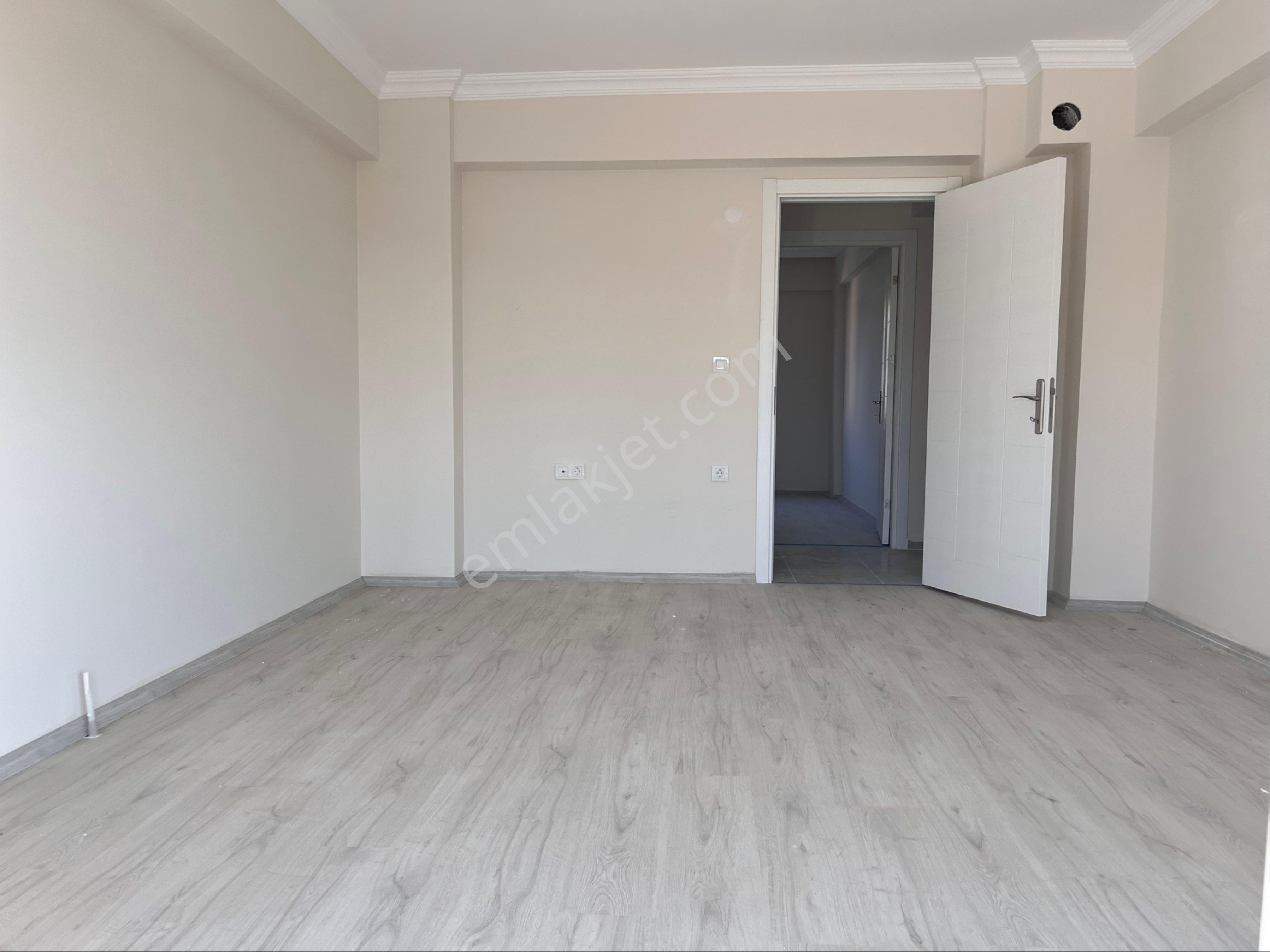 Şarköy Cumhuriyet Mh. Havuzlu Sitede Ara Kat Doğa Manzaralı Daire Satılık - Görsel 3