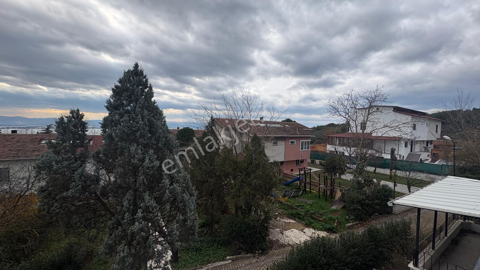 _ala_muallimköy'de Site İçi Deniz Manzaralı Villa