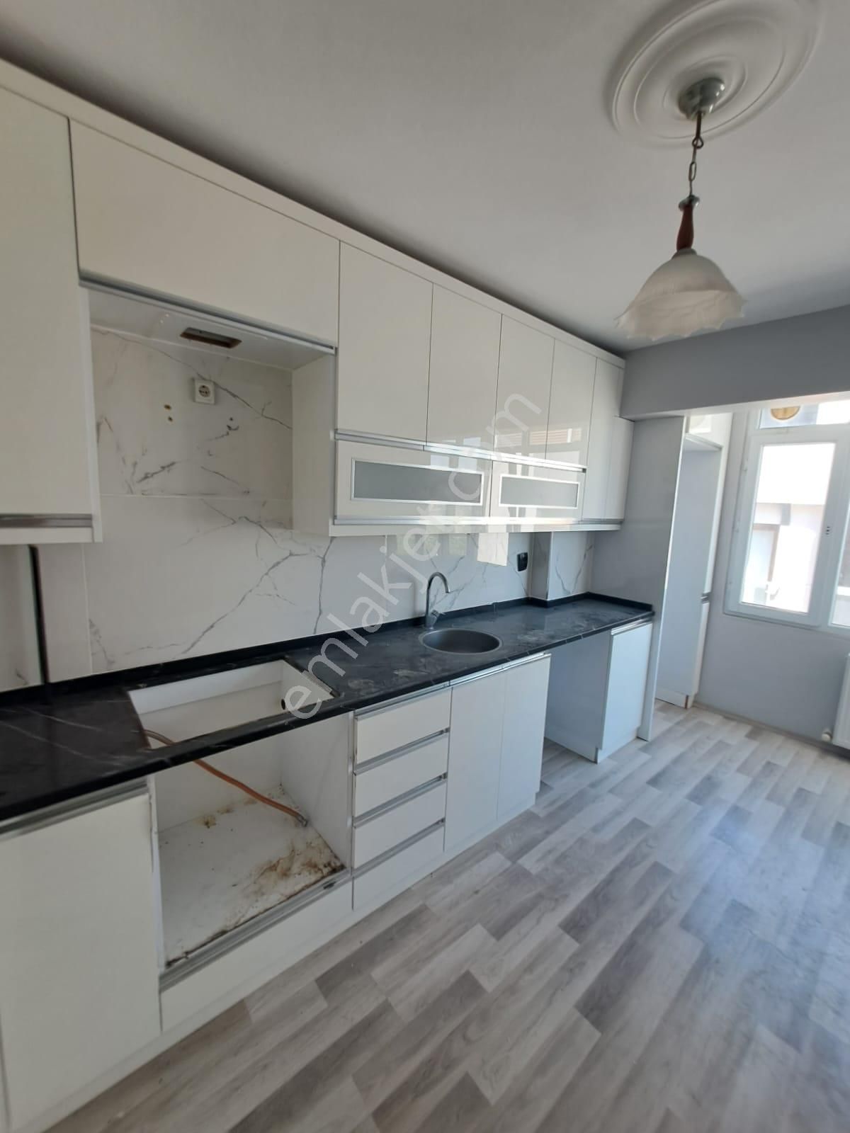 Aydın Söke Konak Mahallesi Sıdıka Okulu Karşısın Da Kiralık Daire - Görsel 4