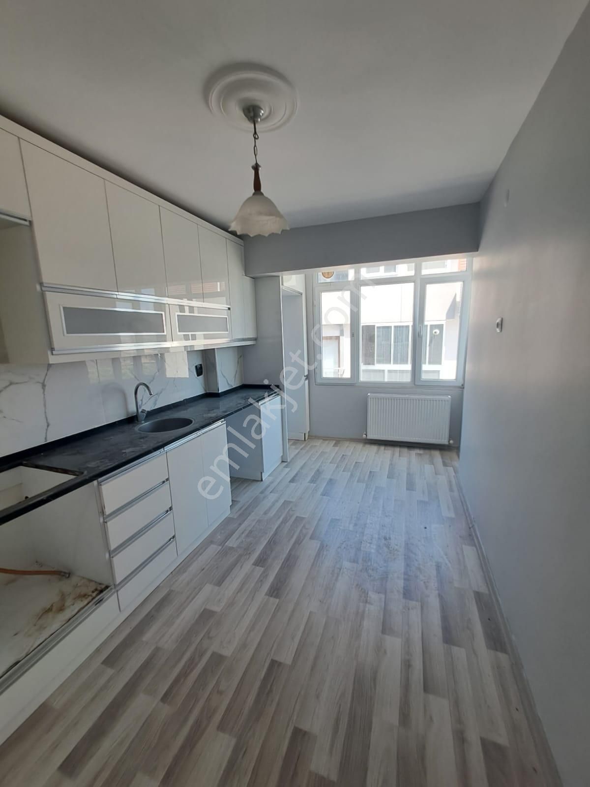 Aydın Söke Konak Mahallesi Sıdıka Okulu Karşısın Da Kiralık Daire - Görsel 3