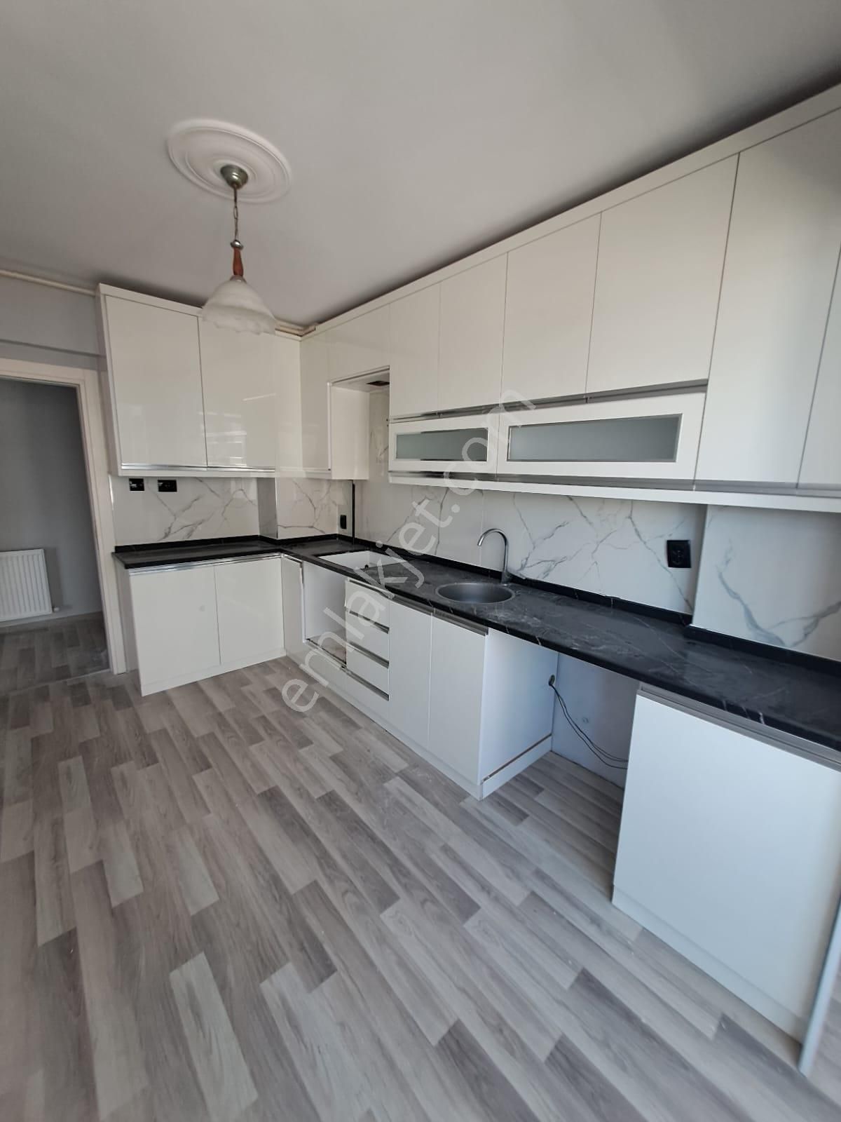 Aydın Söke Konak Mahallesi Sıdıka Okulu Karşısın Da Kiralık Daire - Görsel 2