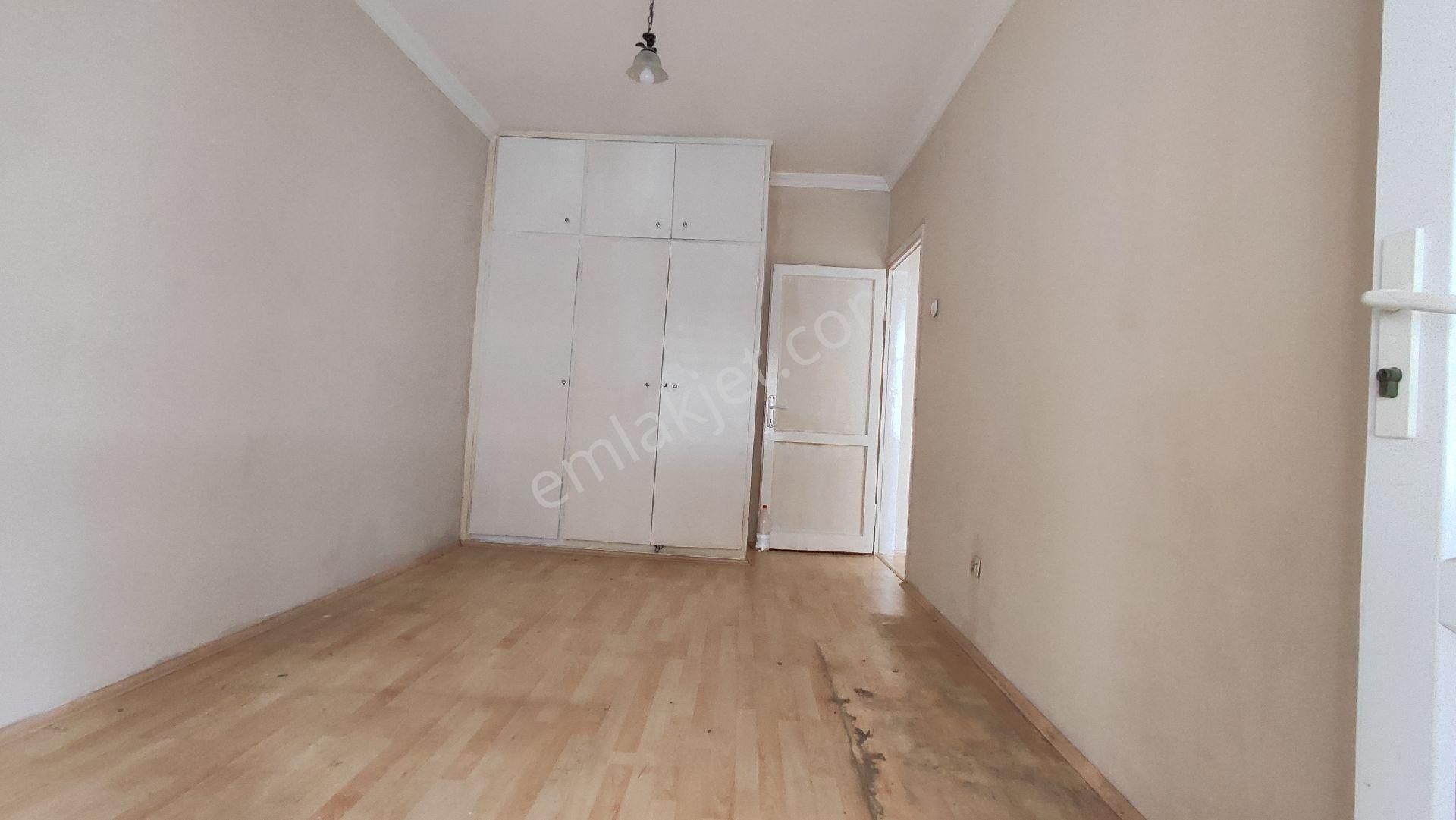 Karşıyaka Aksoy Mahallesinde Kiralık Geniş 2+1 Daire Cb Ph - Görsel 13