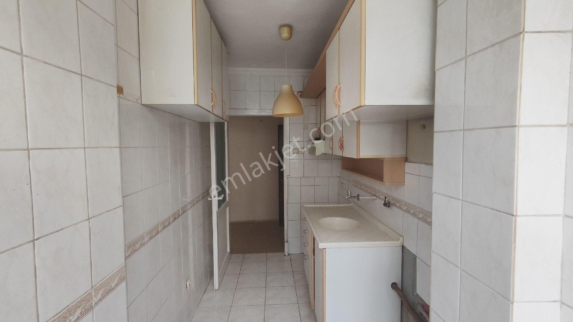 Karşıyaka Aksoy Mahallesinde Kiralık Geniş 2+1 Daire Cb Ph - Görsel 6