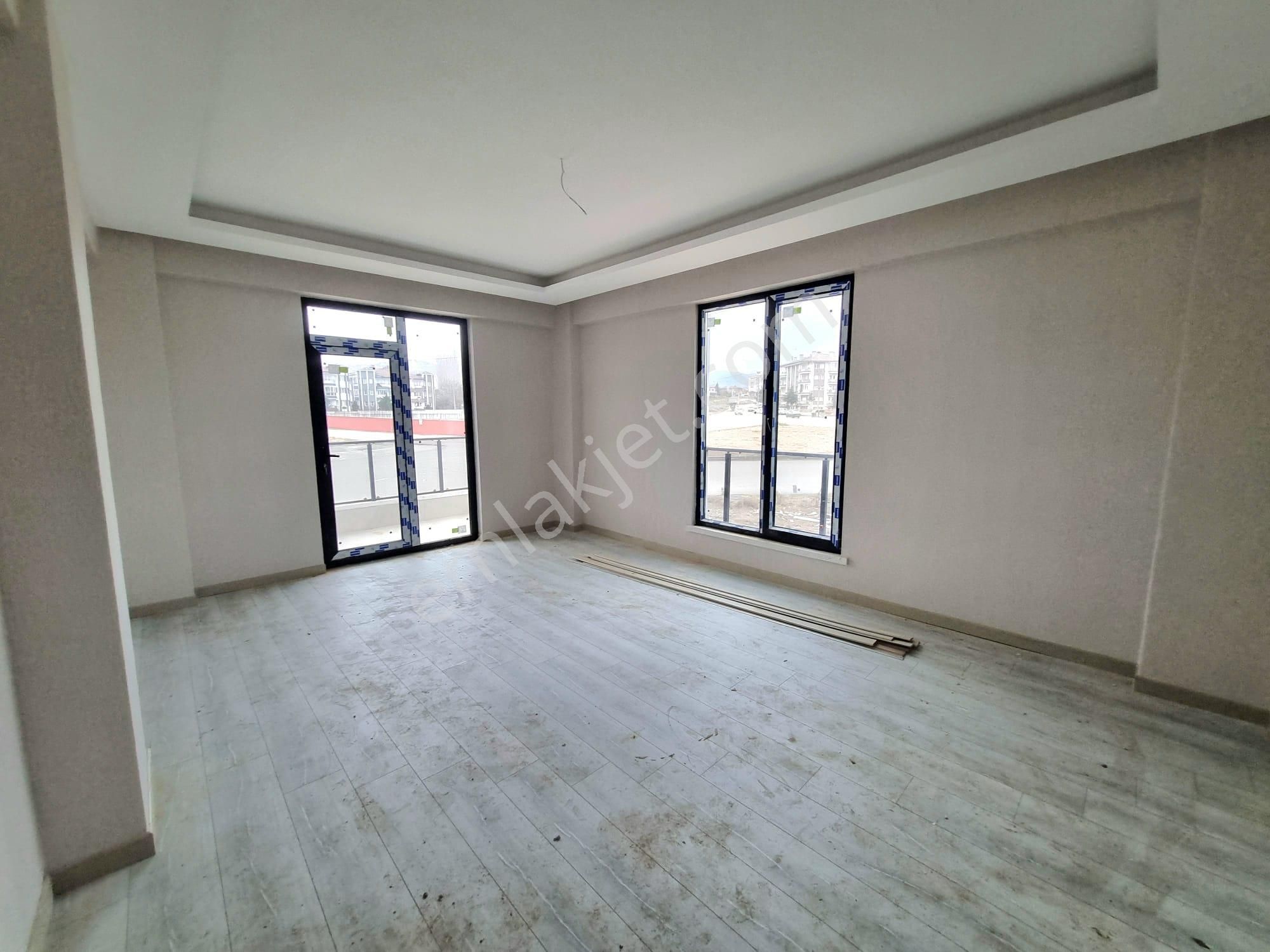 Afyon Mareşal Fevzi Çakmak Mahallesinde Sıfır Satılık Daireler