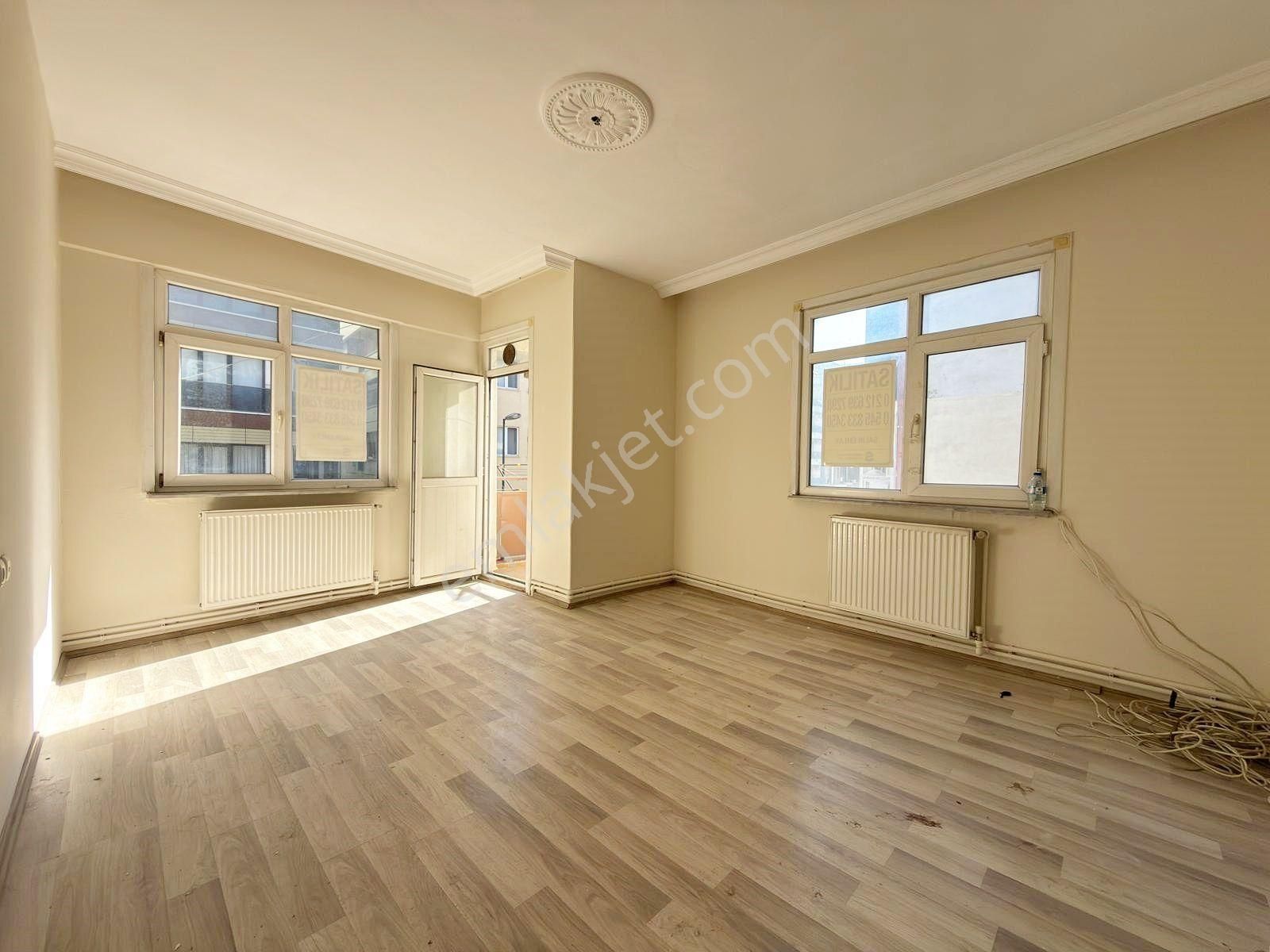 Salih Emlak 'tan Metro, Metrobüs, E5 Yakını Kredili 2.kat Daire - Görsel 2