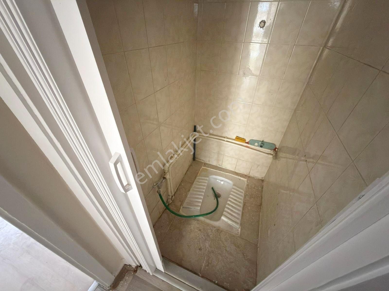 Salih Emlak 'tan Metro, Metrobüs, E5 Yakını Kredili 2.kat Daire - Görsel 14